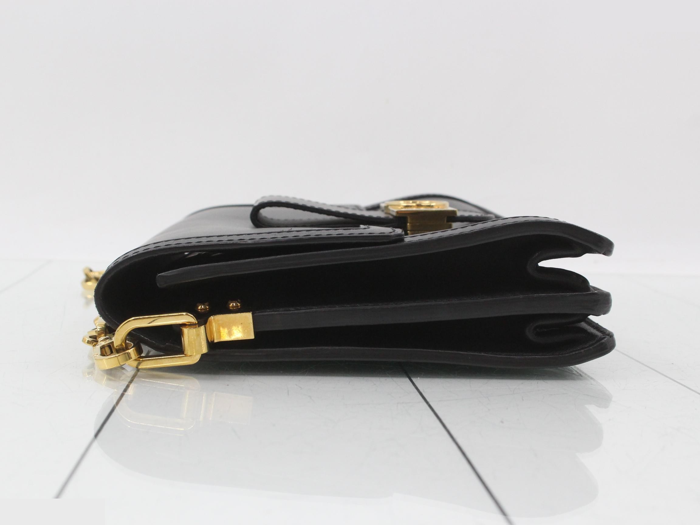 LV Lock Dauphine MM Noir 2-Way Shoulder Bag — view 4