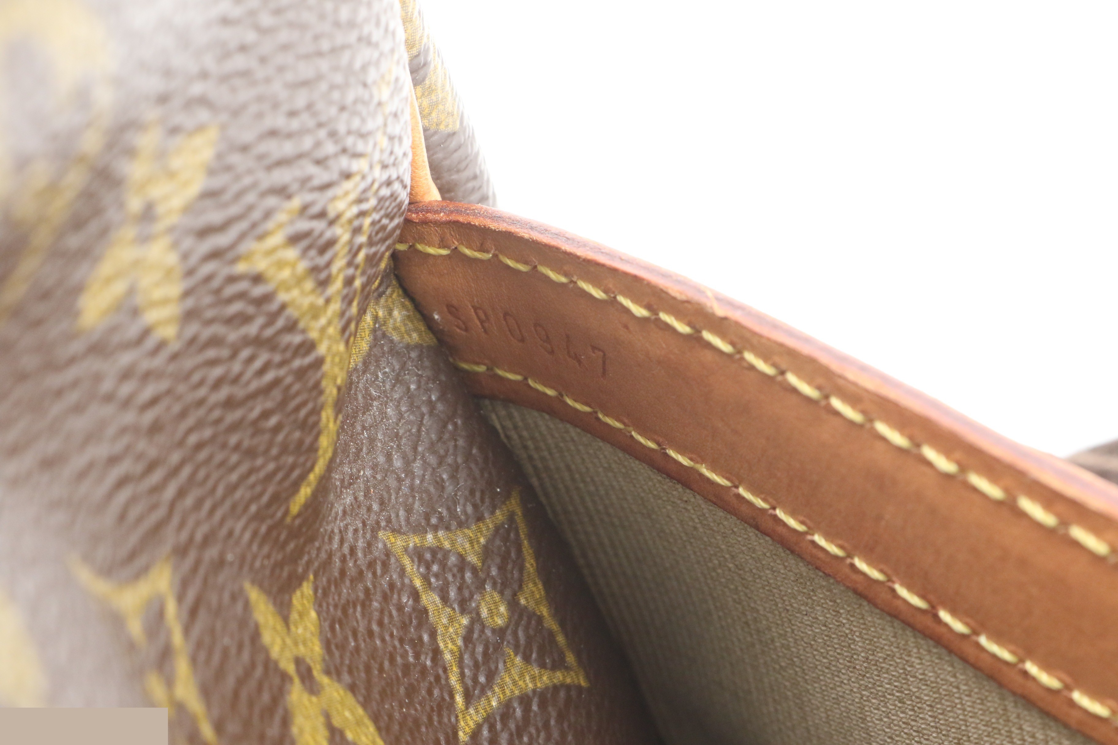Monogram Reporter GM M45252 Leather — view 10