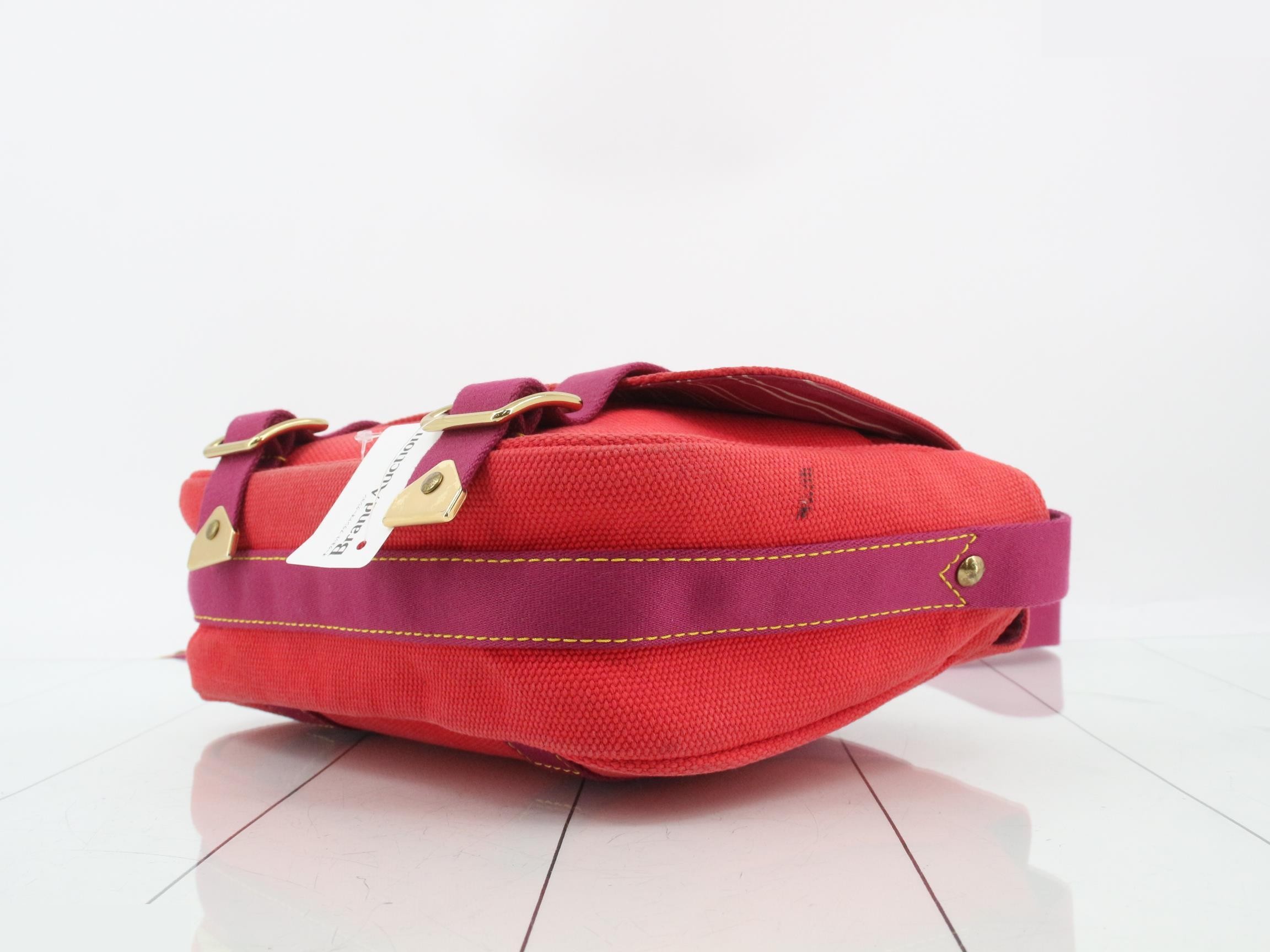 Antigua Buzas Shoulder Bag — view 6