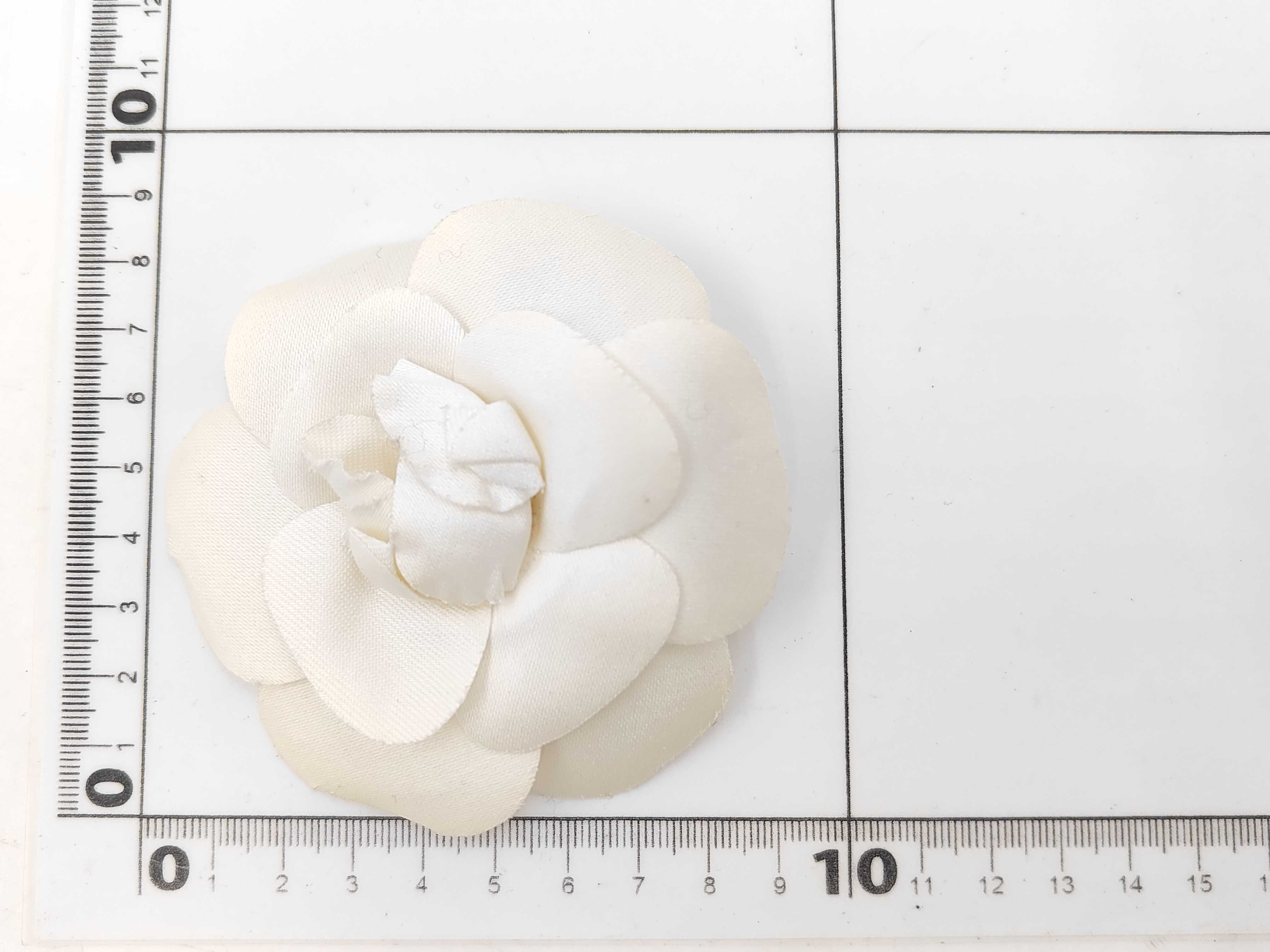 Camellia / Brooch — view 6