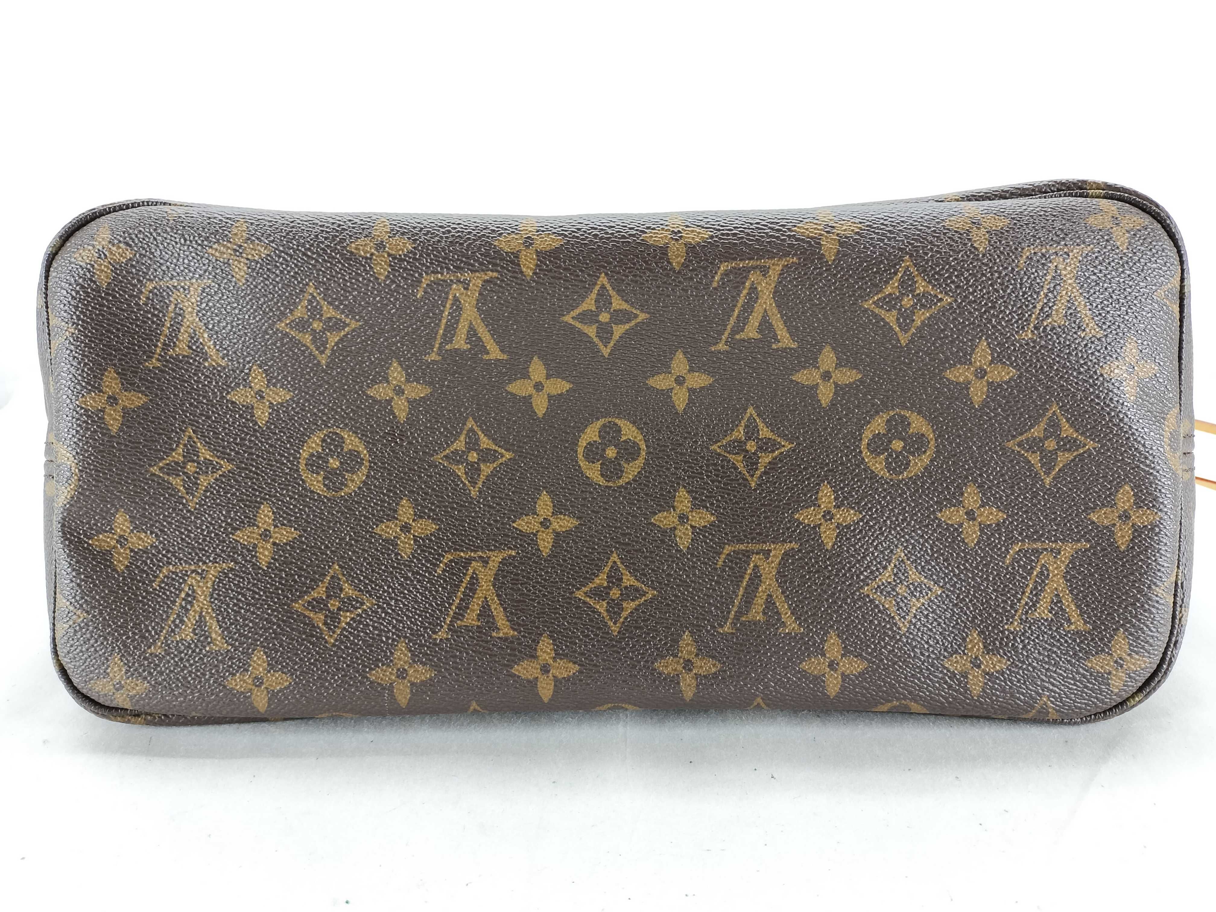 Monogram LV Monogram Neverfull MM Tote Bag — view 7