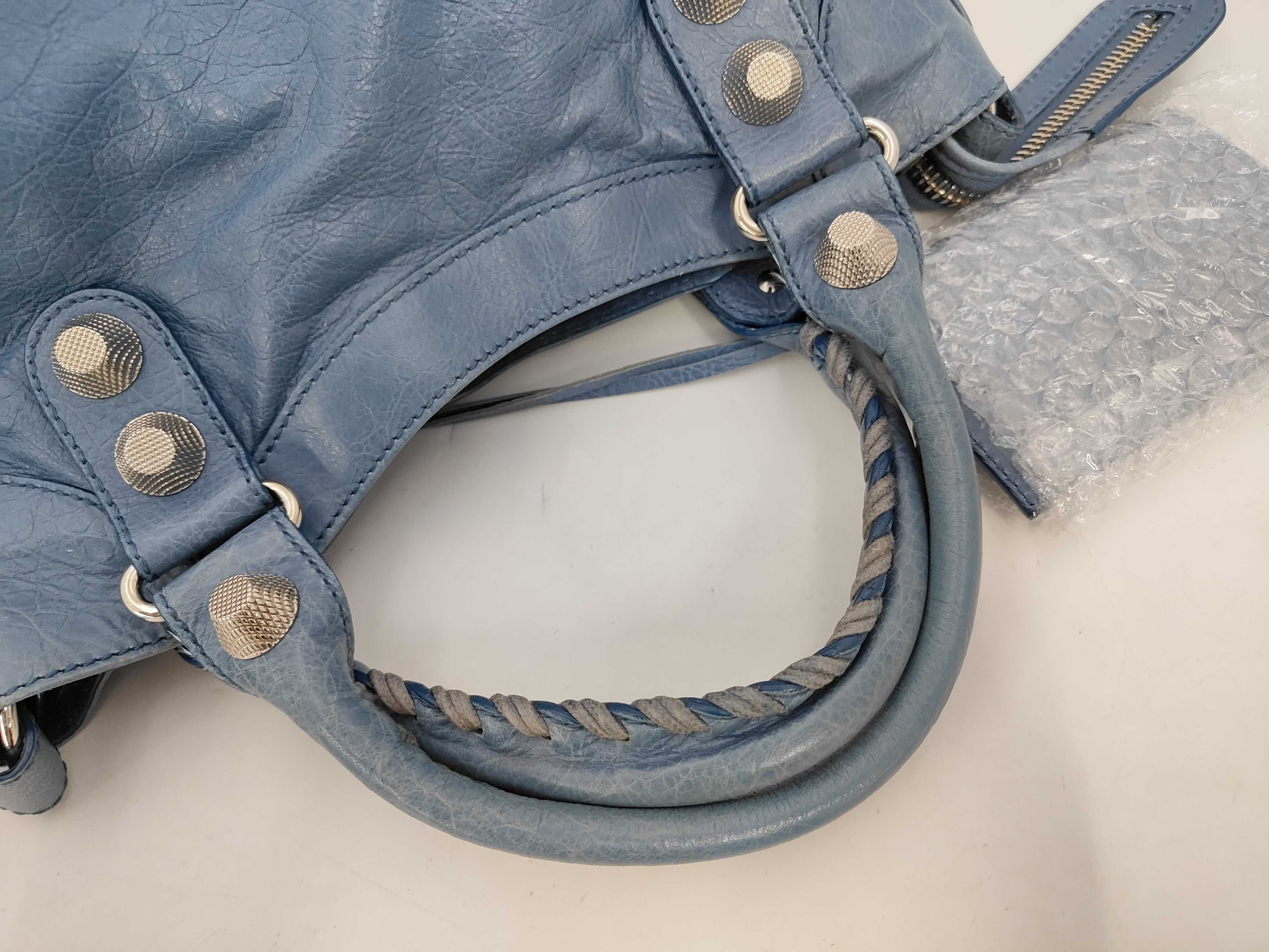 The Giant City Shoulder Bag with Mirror and Shoulder Strap — view 5