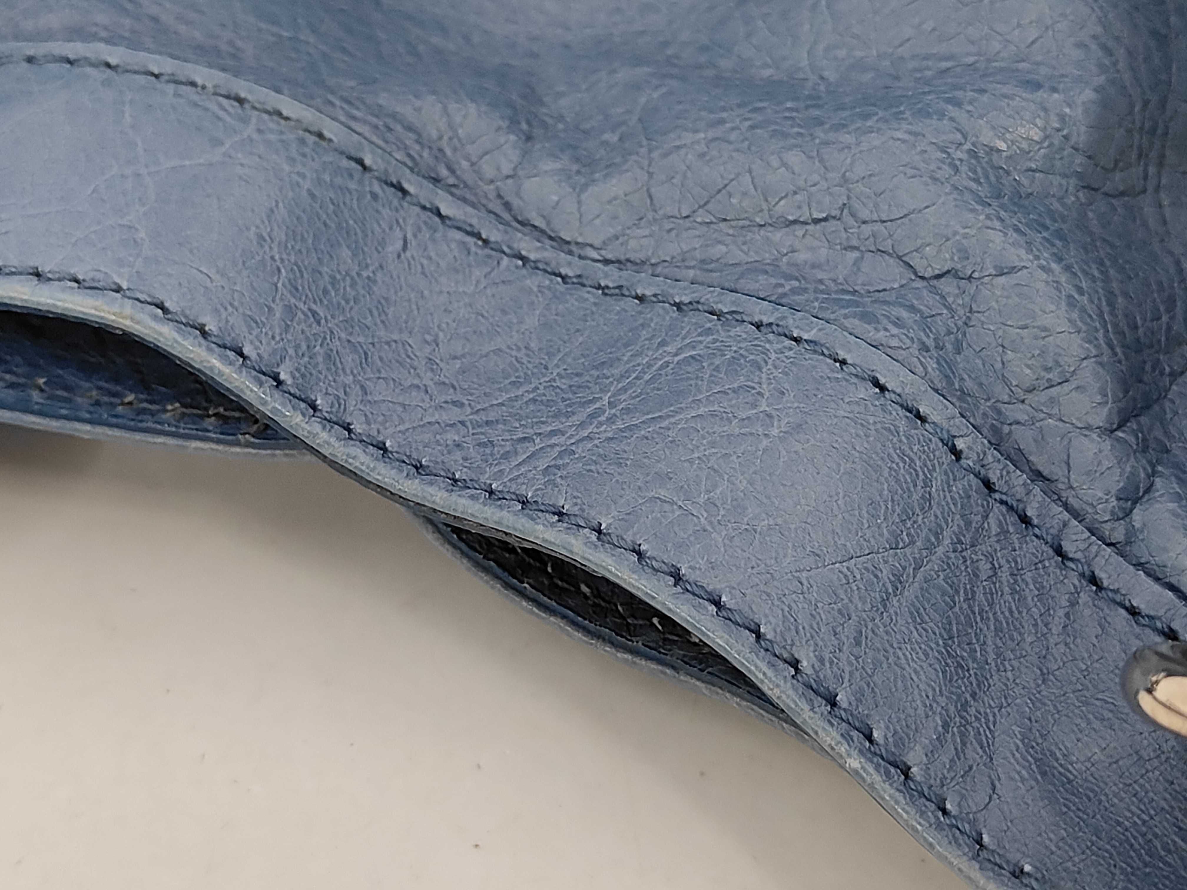 The Giant City Shoulder Bag with Mirror and Shoulder Strap — view 10