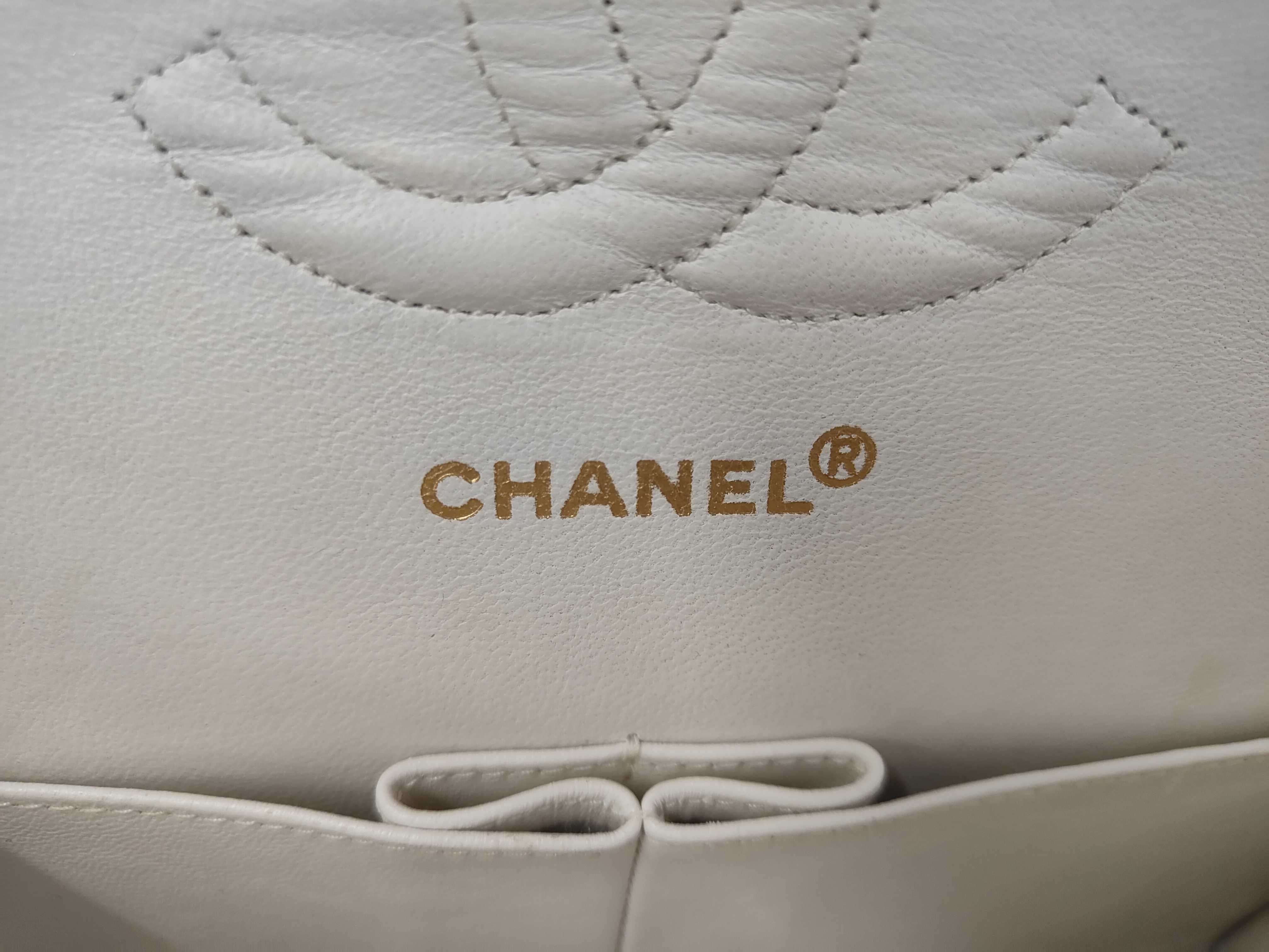 Matelassé 25 Lambskin Double Flap Chain Shoulder Bag, White, Series 1 — view 6