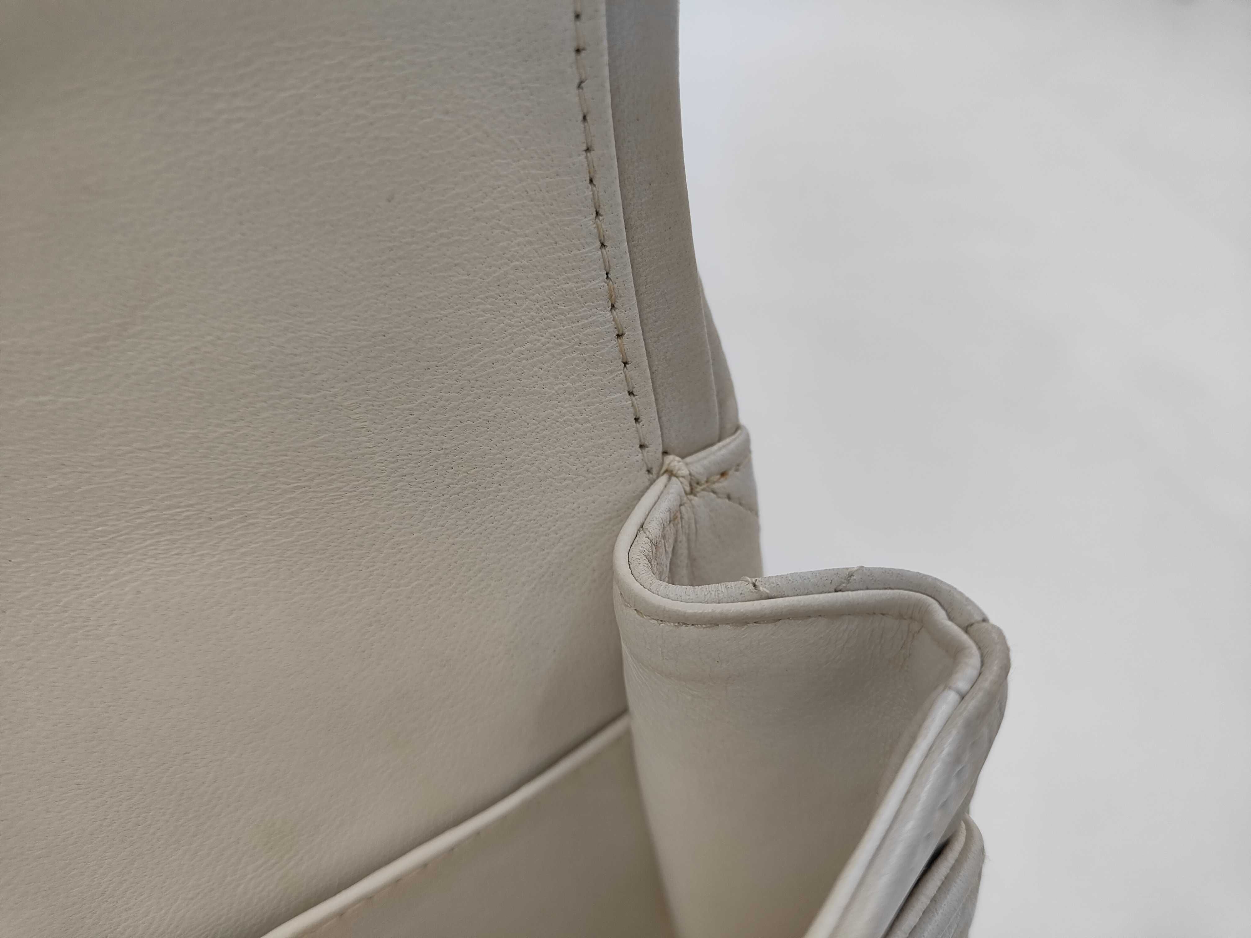 Matelassé 25 Lambskin Double Flap Chain Shoulder Bag, White, Series 1 — view 8