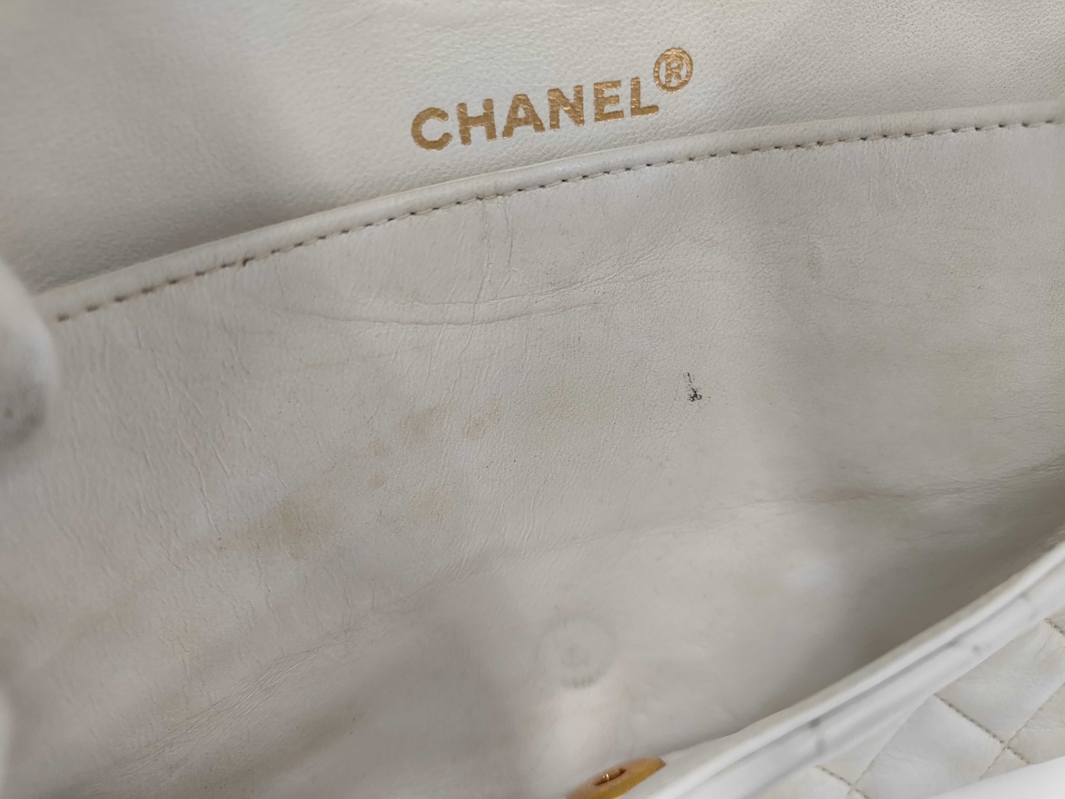 Matelassé 25 Lambskin Double Flap Chain Shoulder Bag, White, Series 1 — view 9