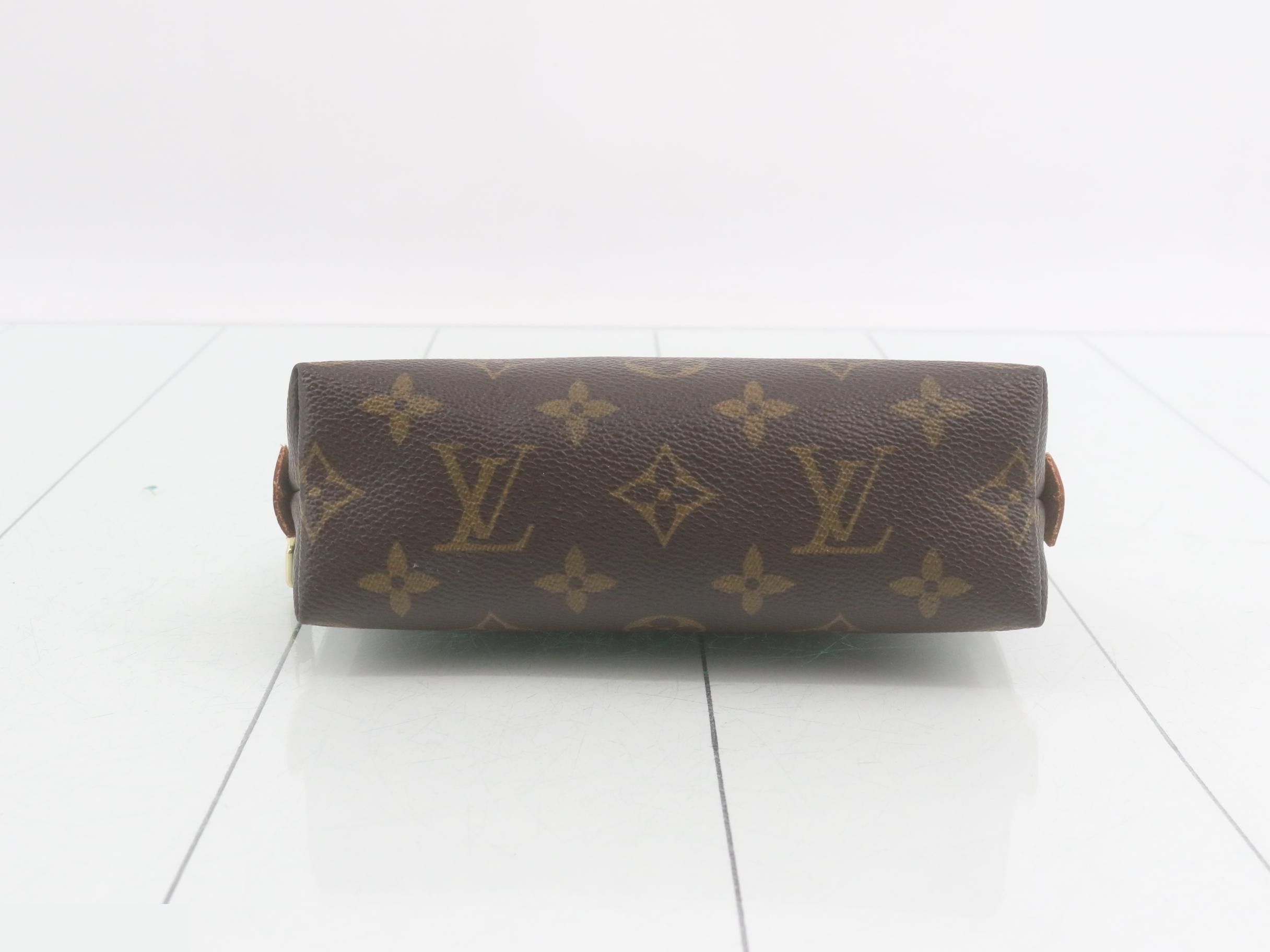 pouch — view 3