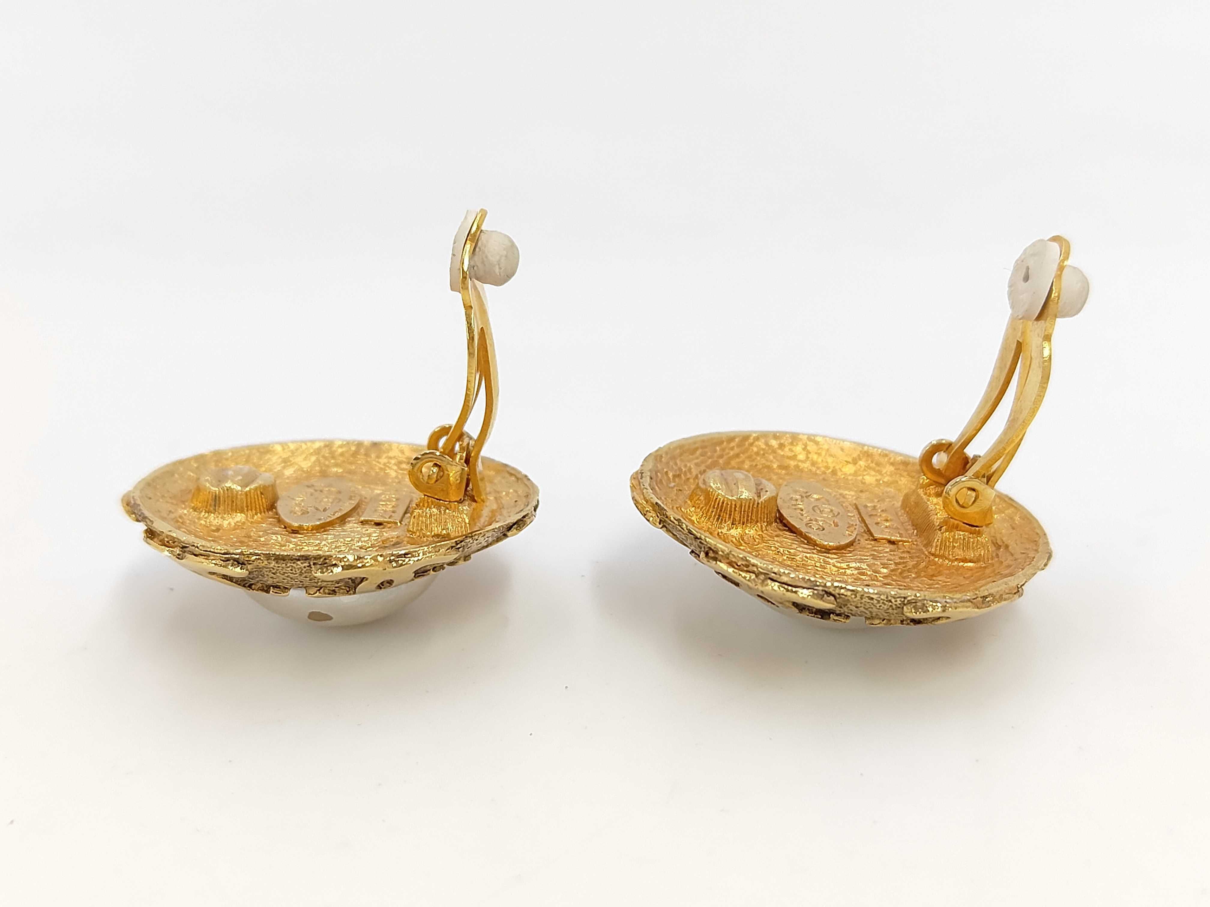 Coco Pearl Round Gold (YG) Earrings — view 3