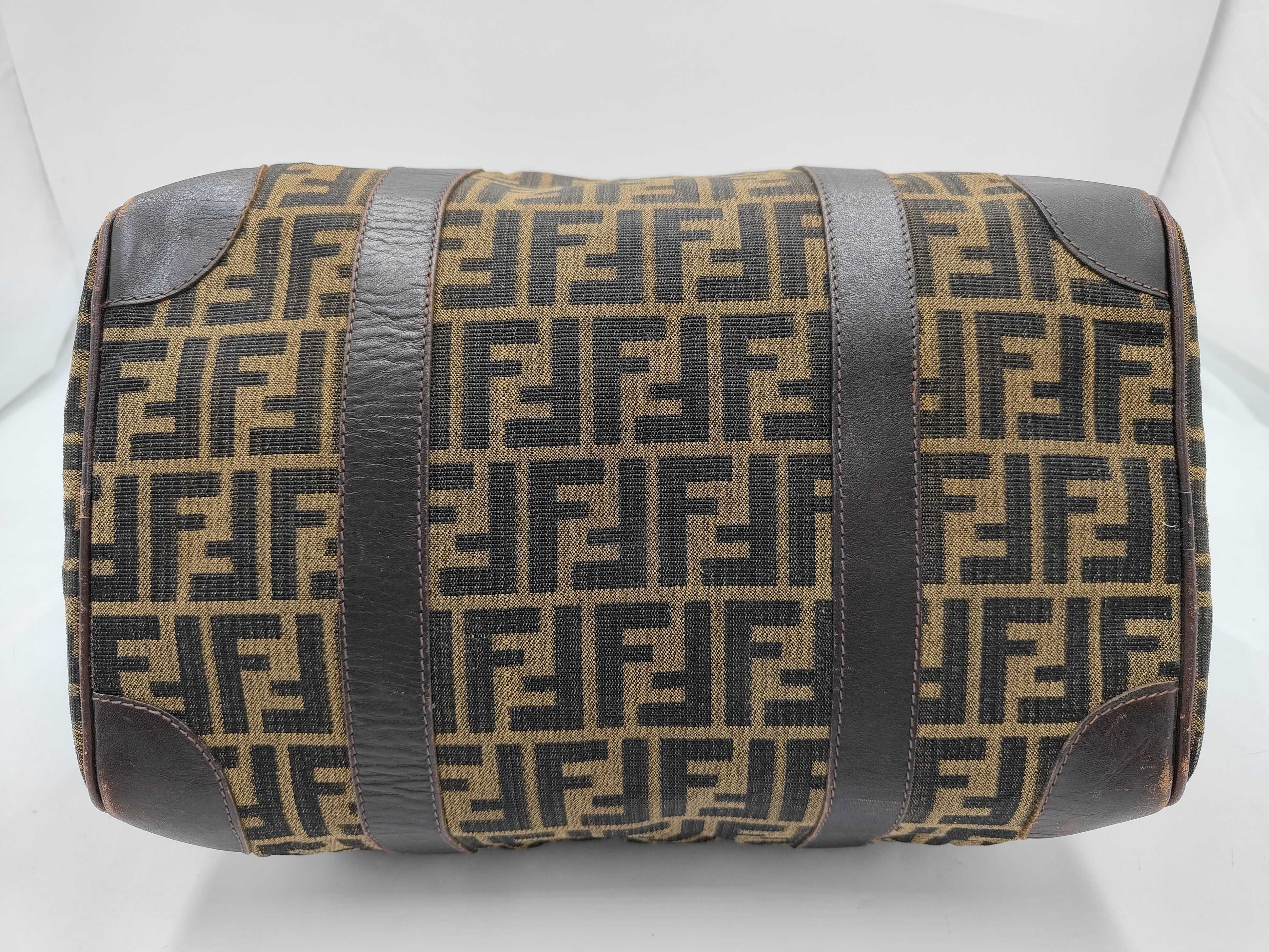 handbag — view 3