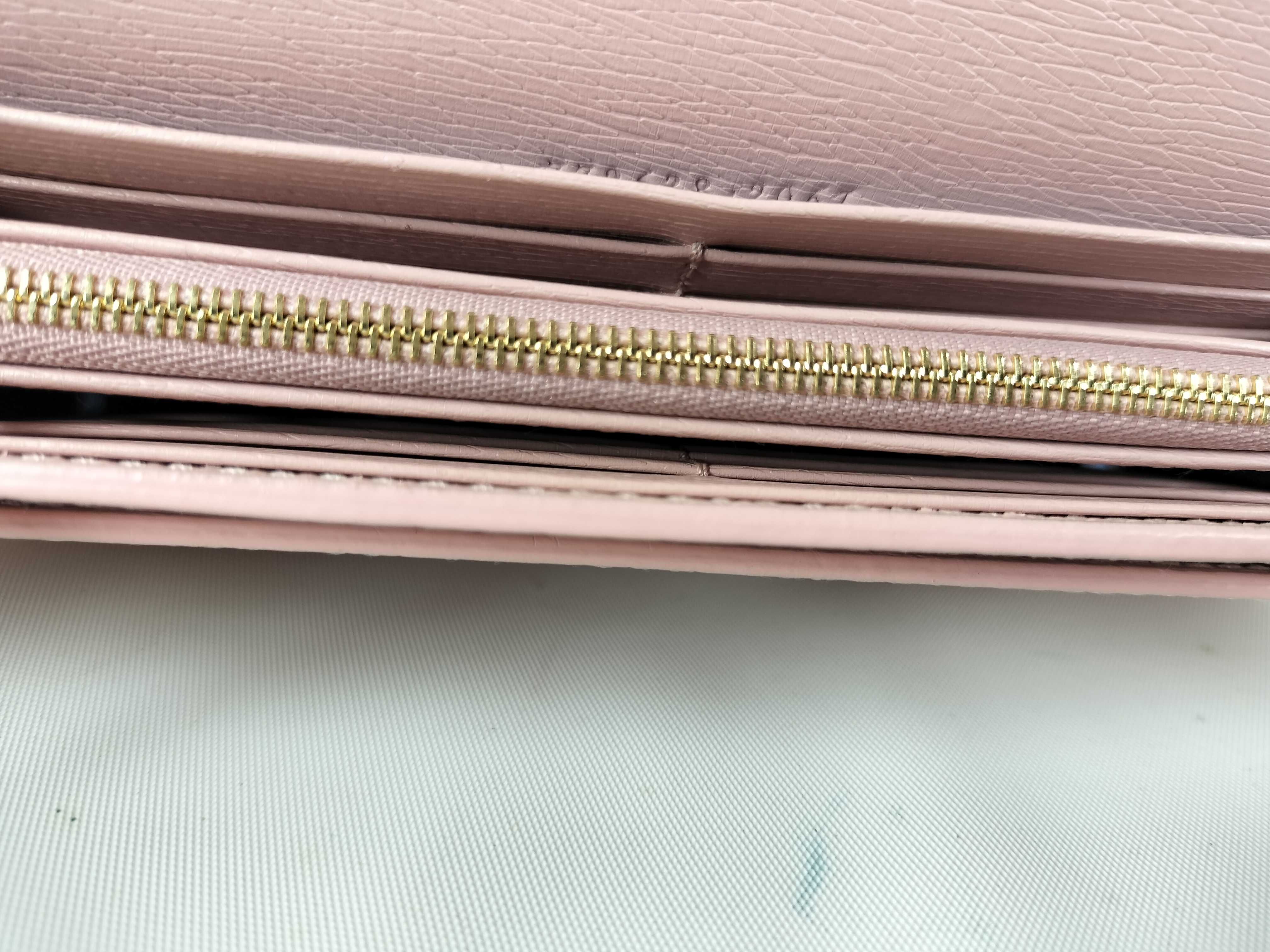 Bi-fold Long Wallet Script 772638 Pink Leather Long Wallet — view 7