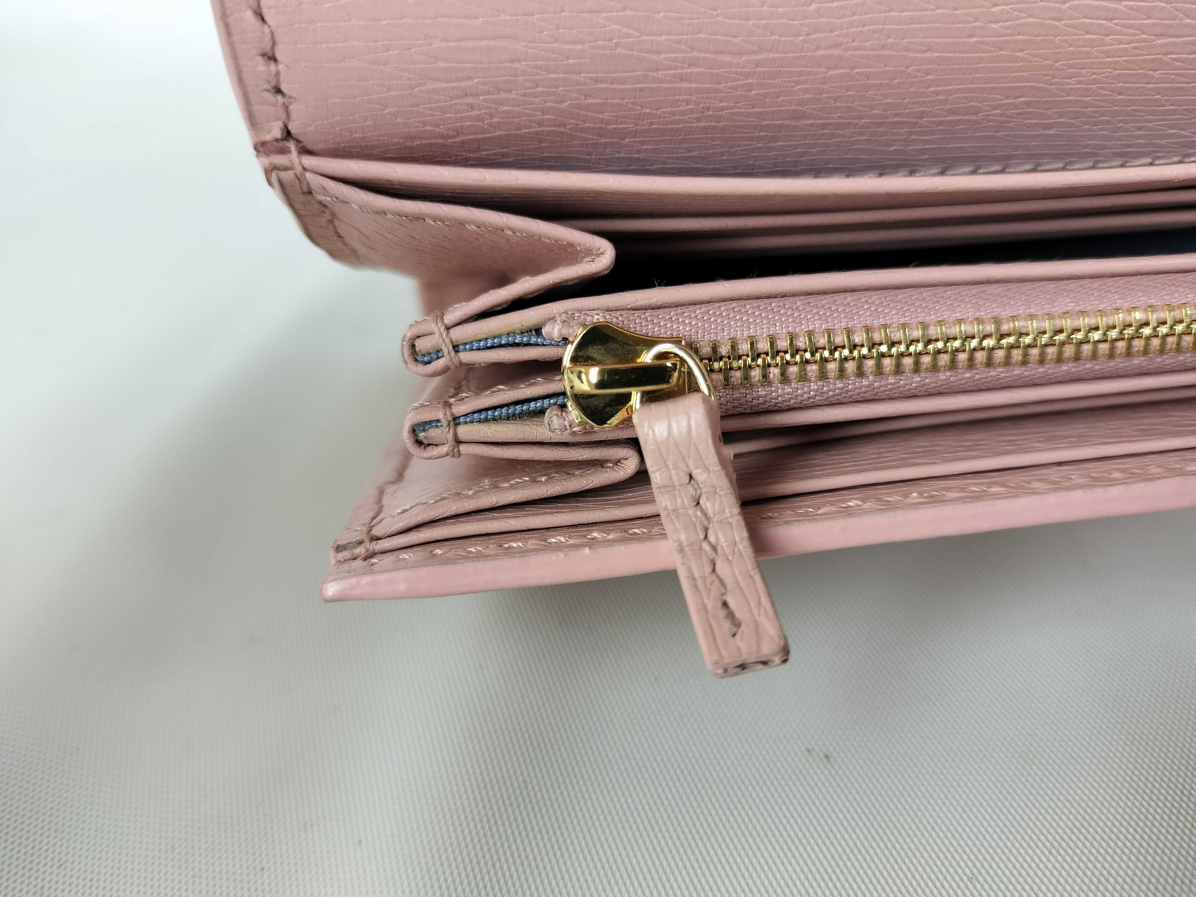 Bi-fold Long Wallet Script 772638 Pink Leather Long Wallet — view 8