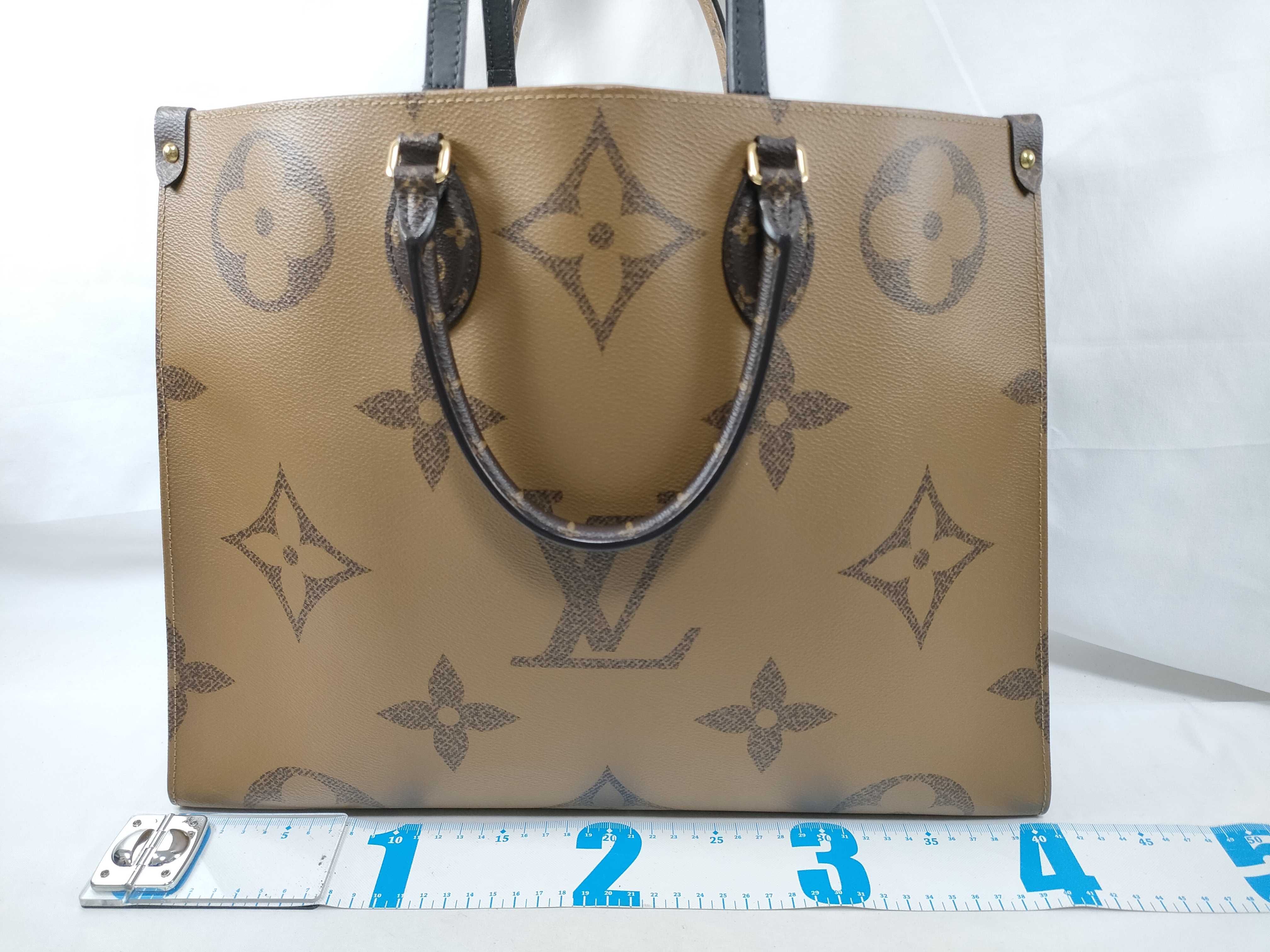 Monogram Louis Vuitton Onzago-GM Tote Bag — view 2
