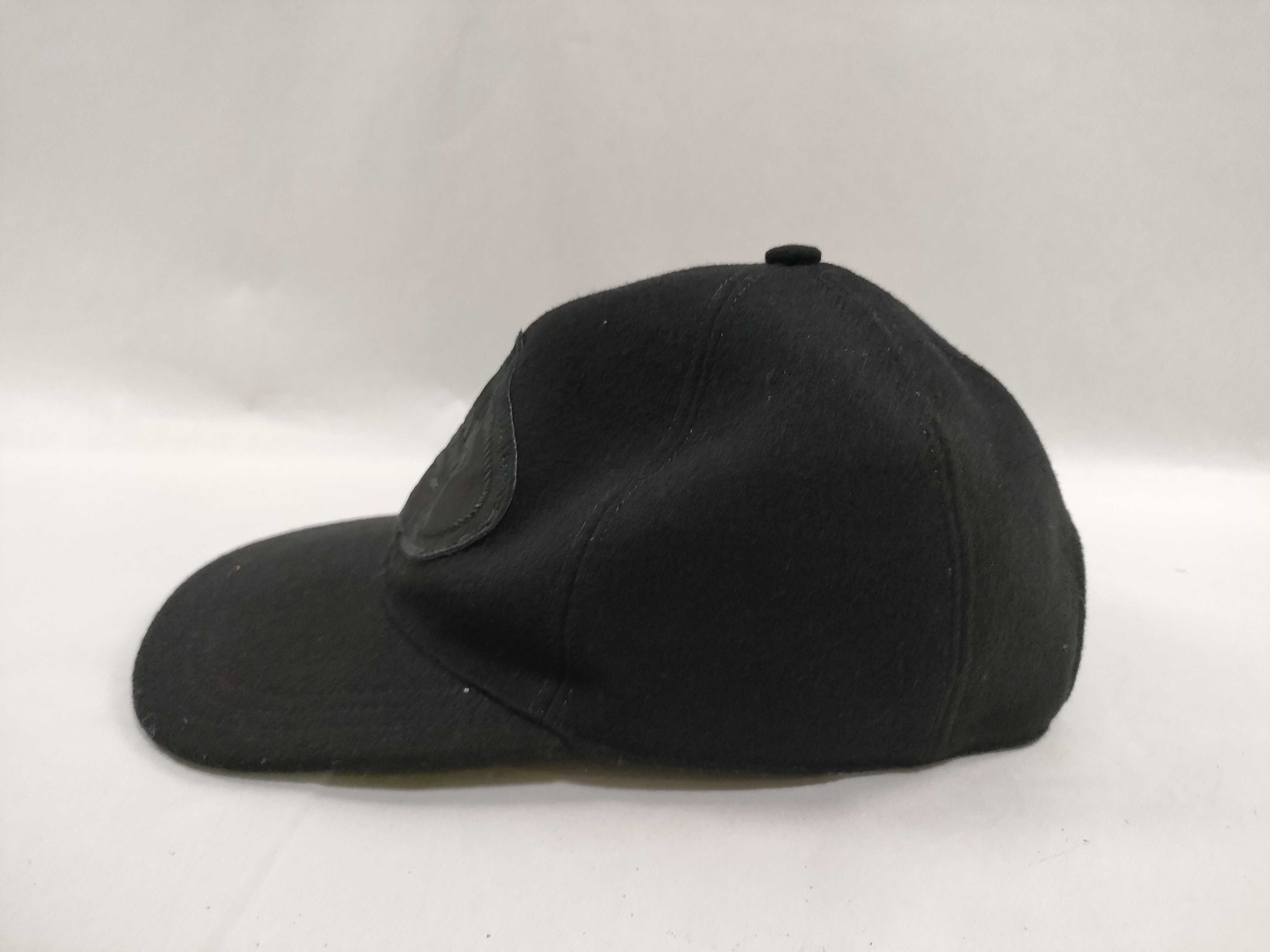 caps and other accessories — view 2