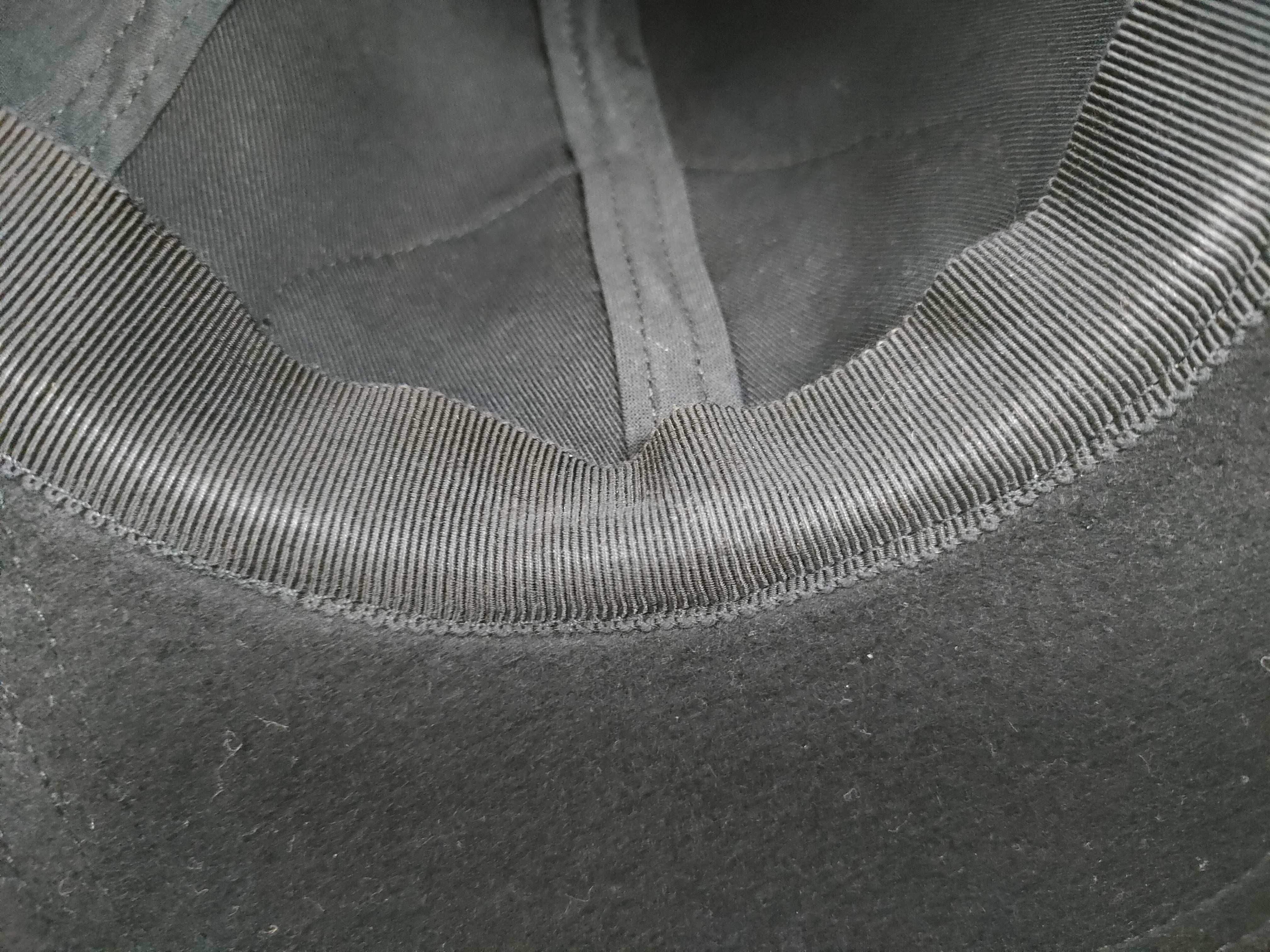caps and other accessories — view 8