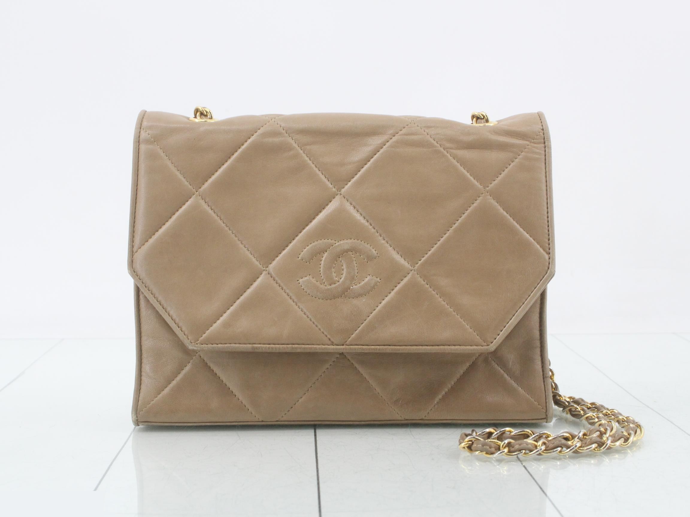 Chain shoulder bag, beige