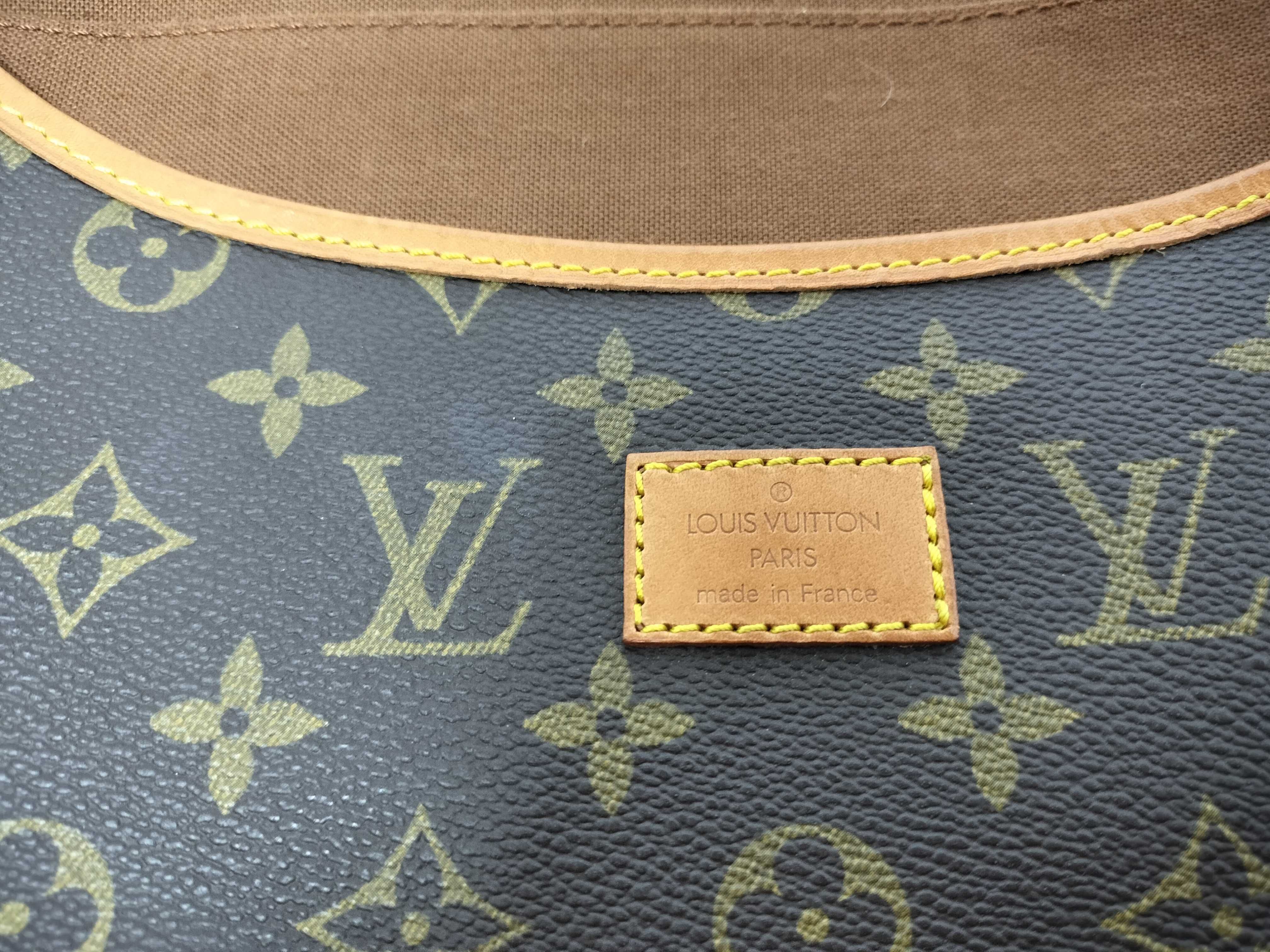 Monogram Saumur 35 Monogram M42254 Shoulder Bag — view 9