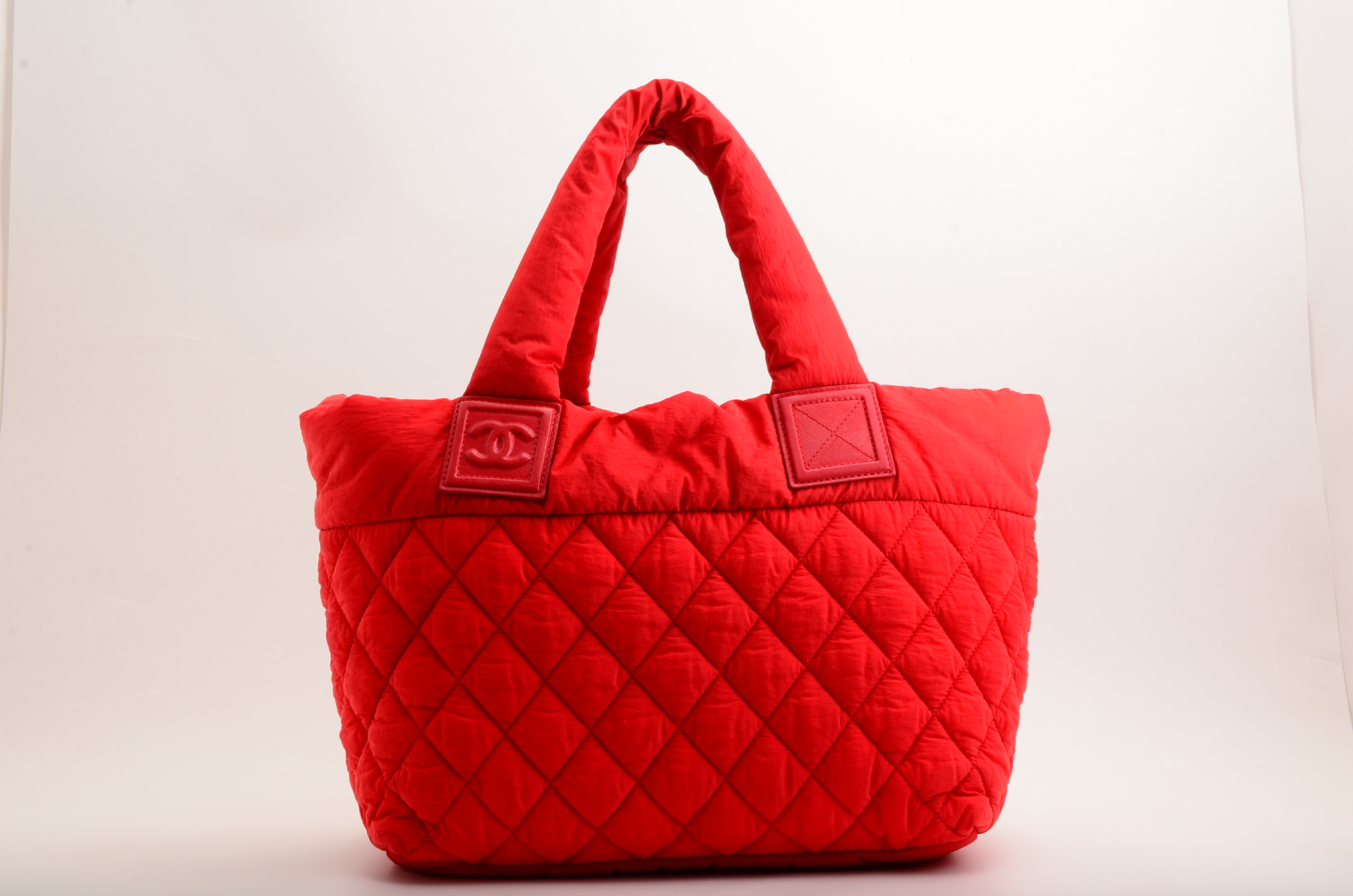 Coco Cocoon Handbag, Red Tote Bag — view 2