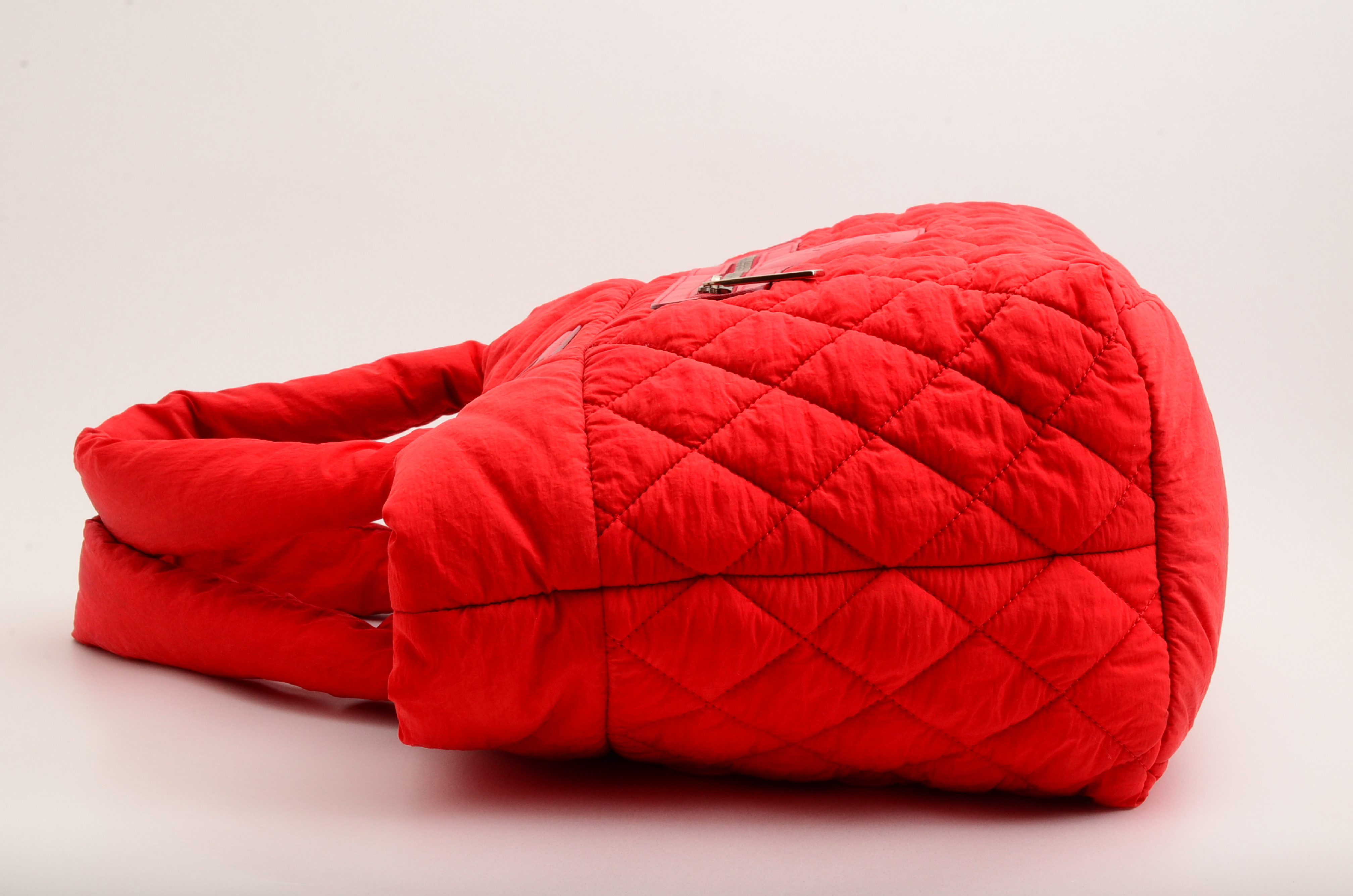 Coco Cocoon Handbag, Red Tote Bag — view 3