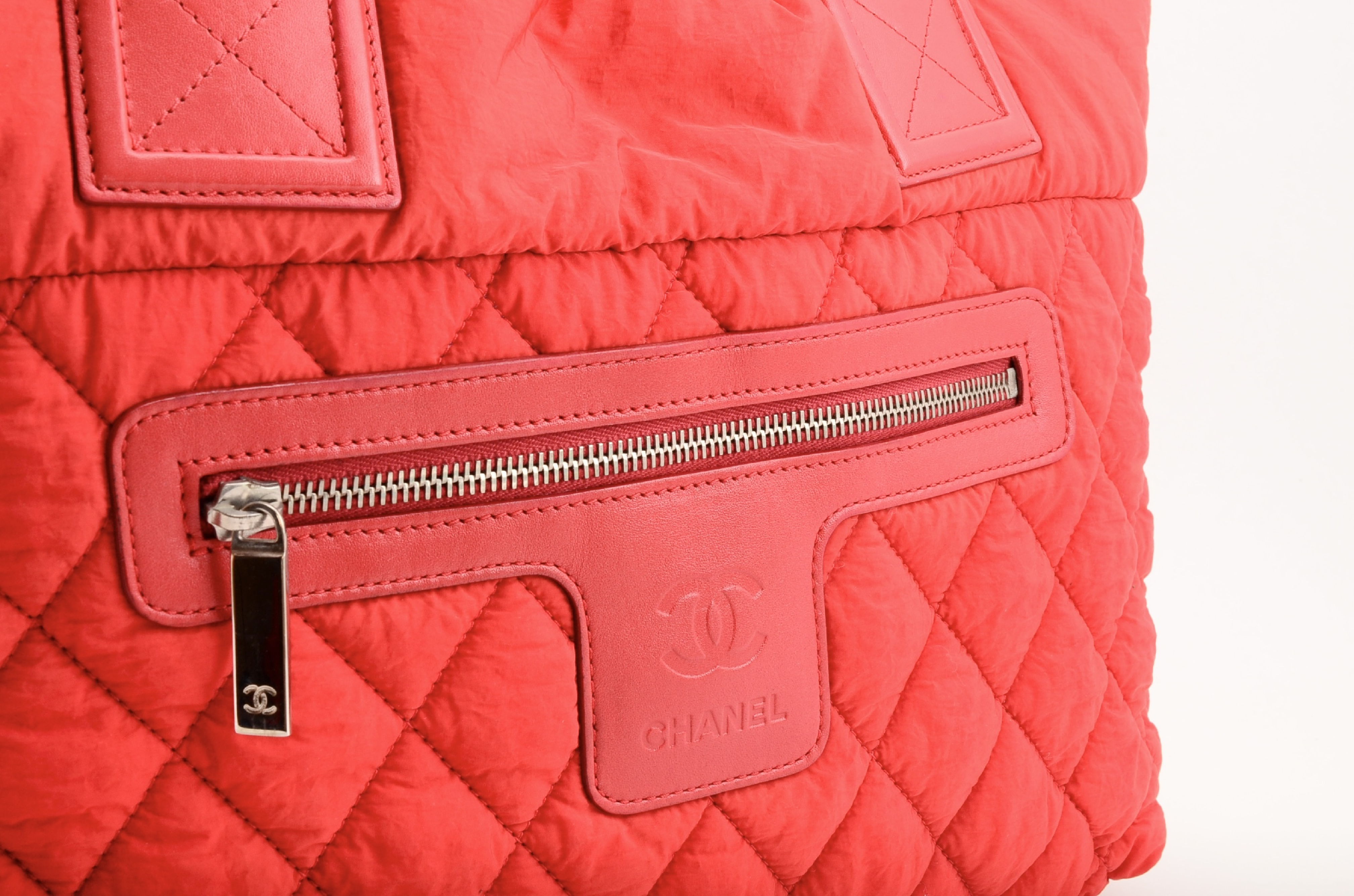 Coco Cocoon Handbag, Red Tote Bag — view 5