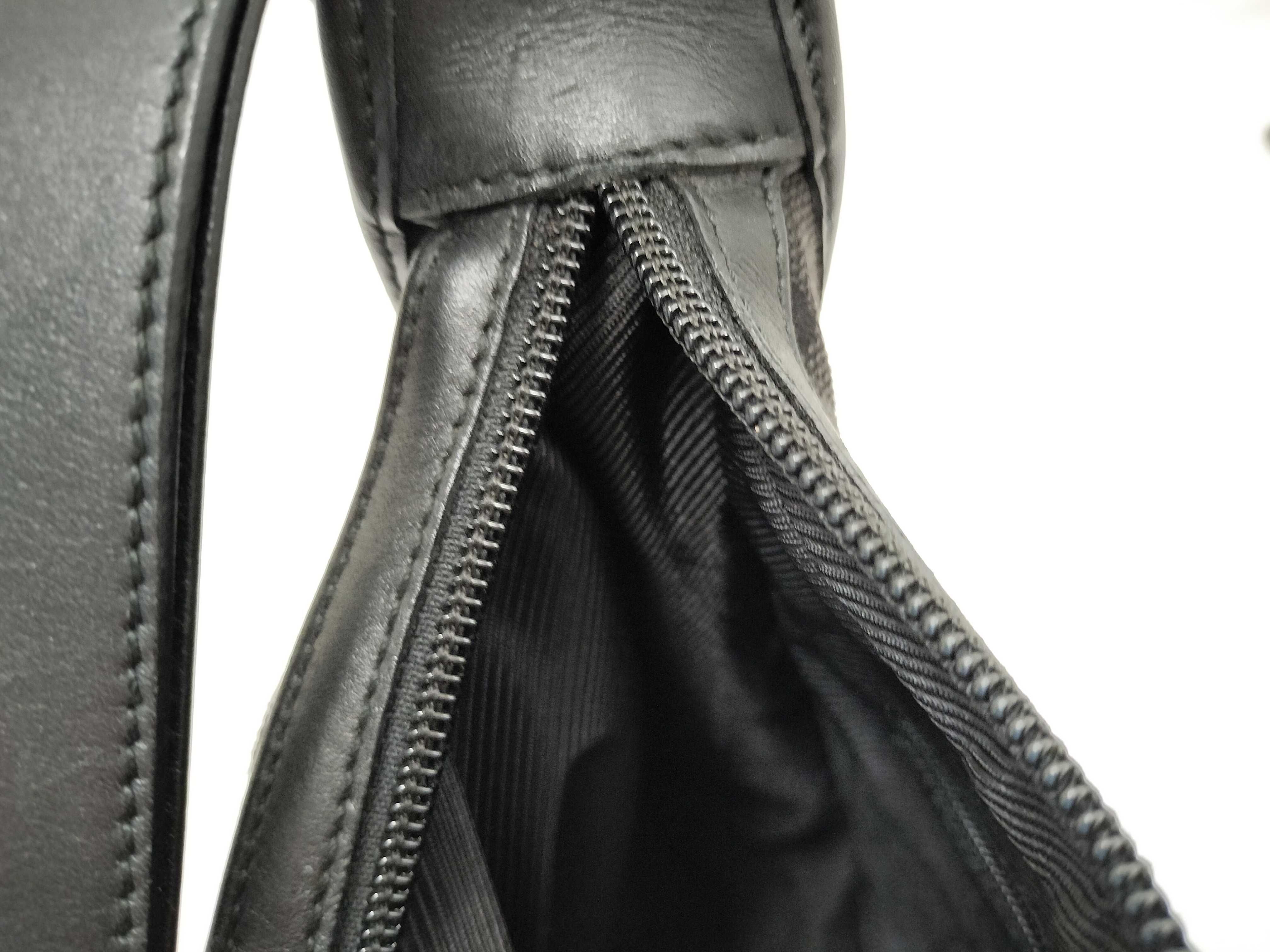 GG Canvas One-Shoulder Bag (Black) — view 9