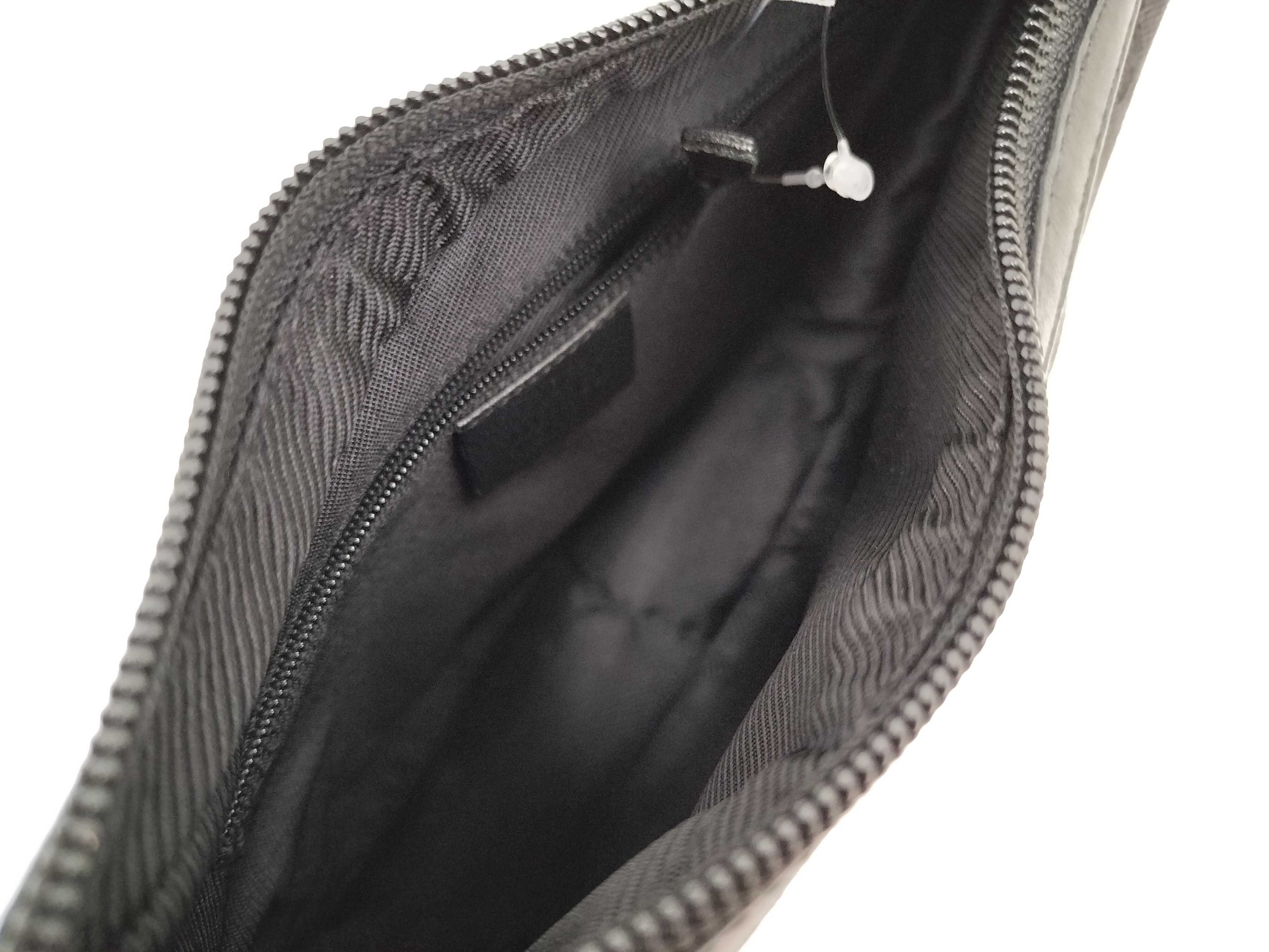 GG Canvas One-Shoulder Bag (Black) — view 10