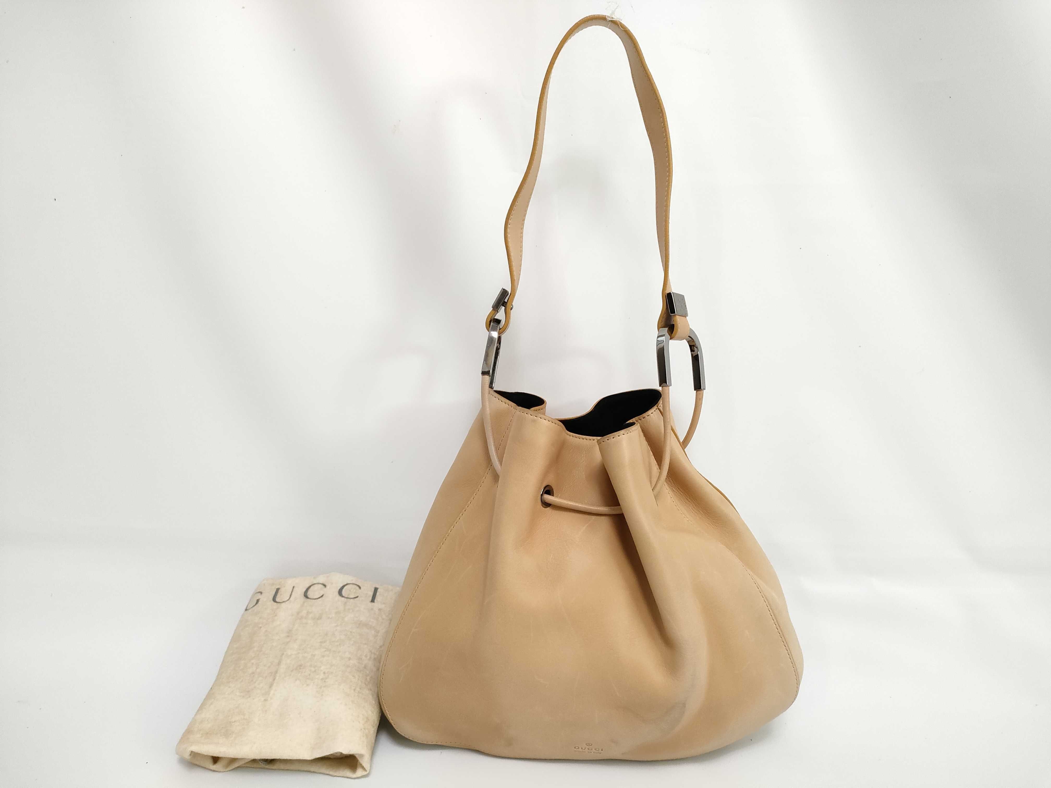 drawstring shoulder bag 001.3743
