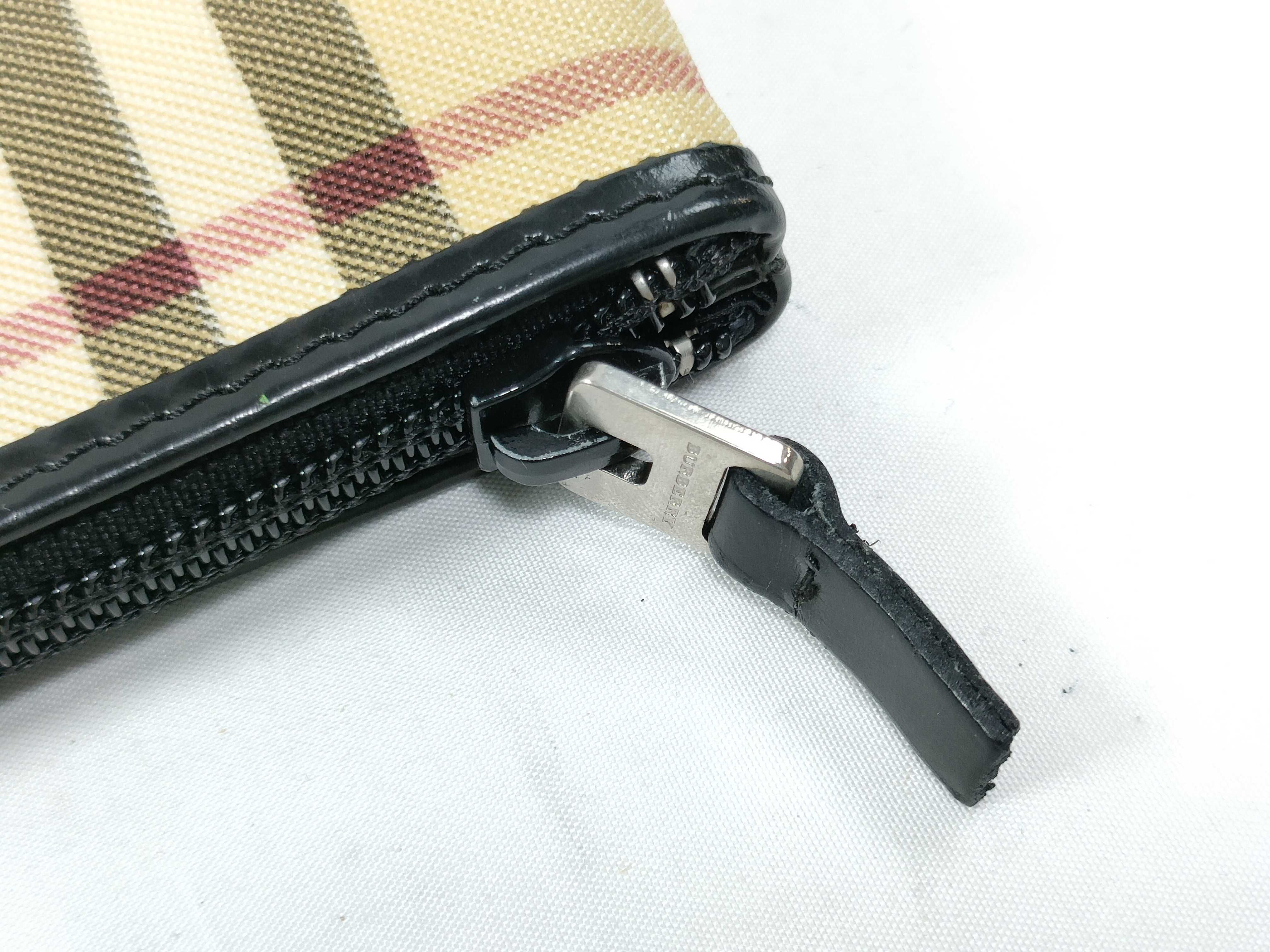 London Nova Check PVC Cosmetic Pouch T-02-1 Pouch — view 7