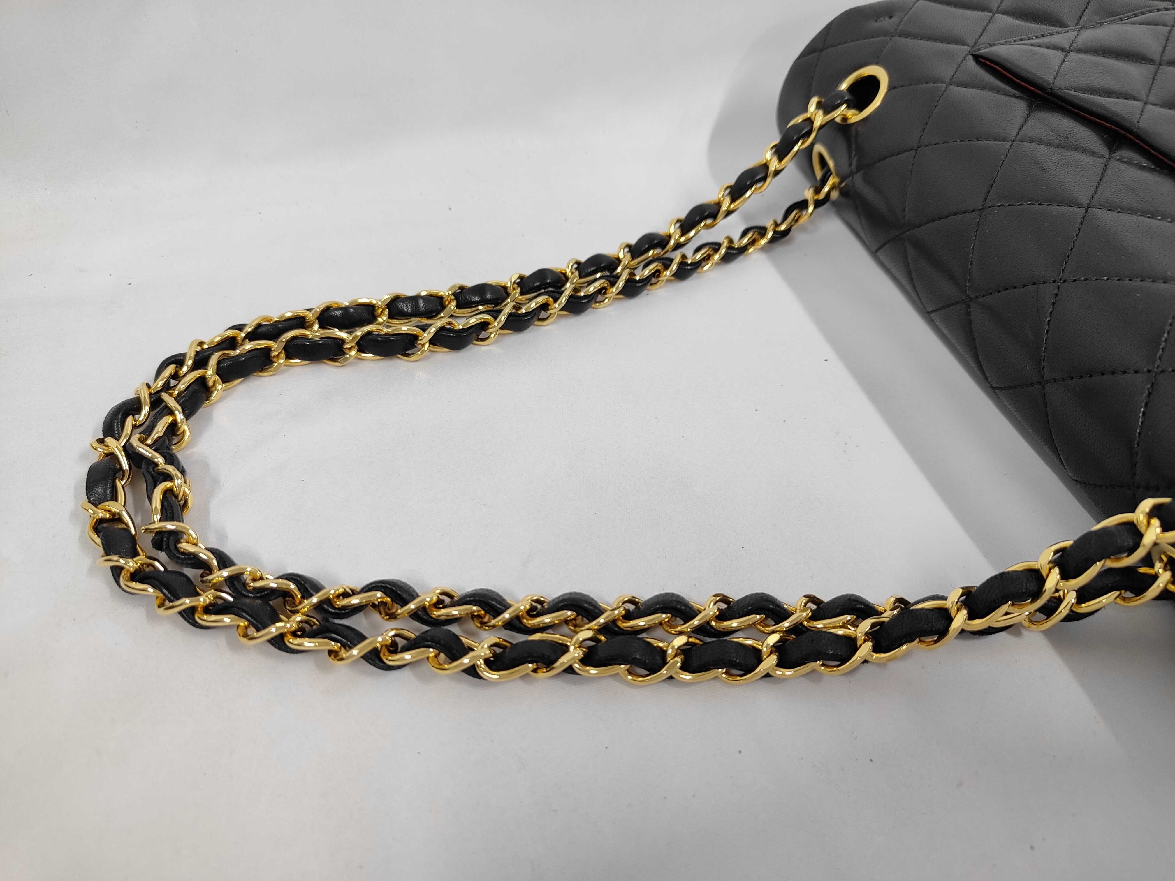 Matelassé Black Lambskin Shoulder Bag — view 5