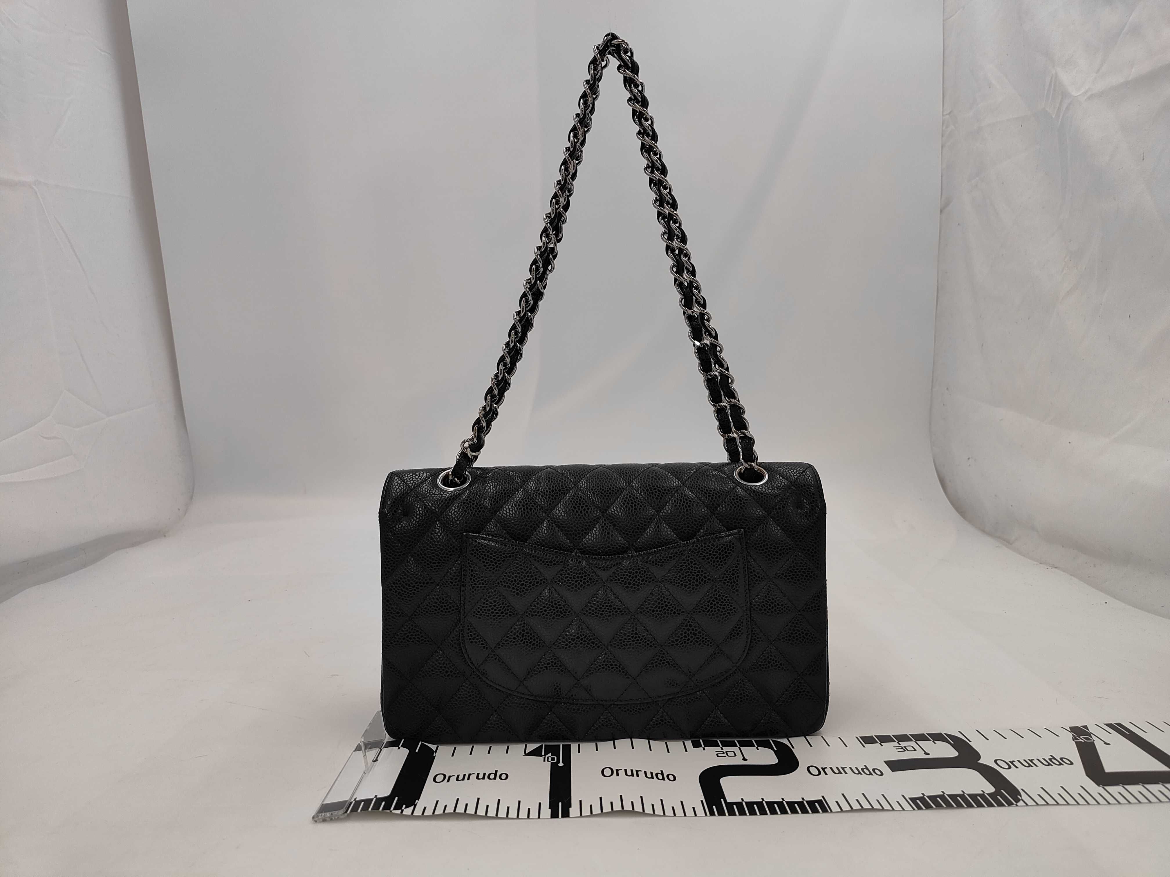 Matelassé 25 Caviar Skin Black Silver Hardware Double Flap Bag (Serial Number 20s) — view 2