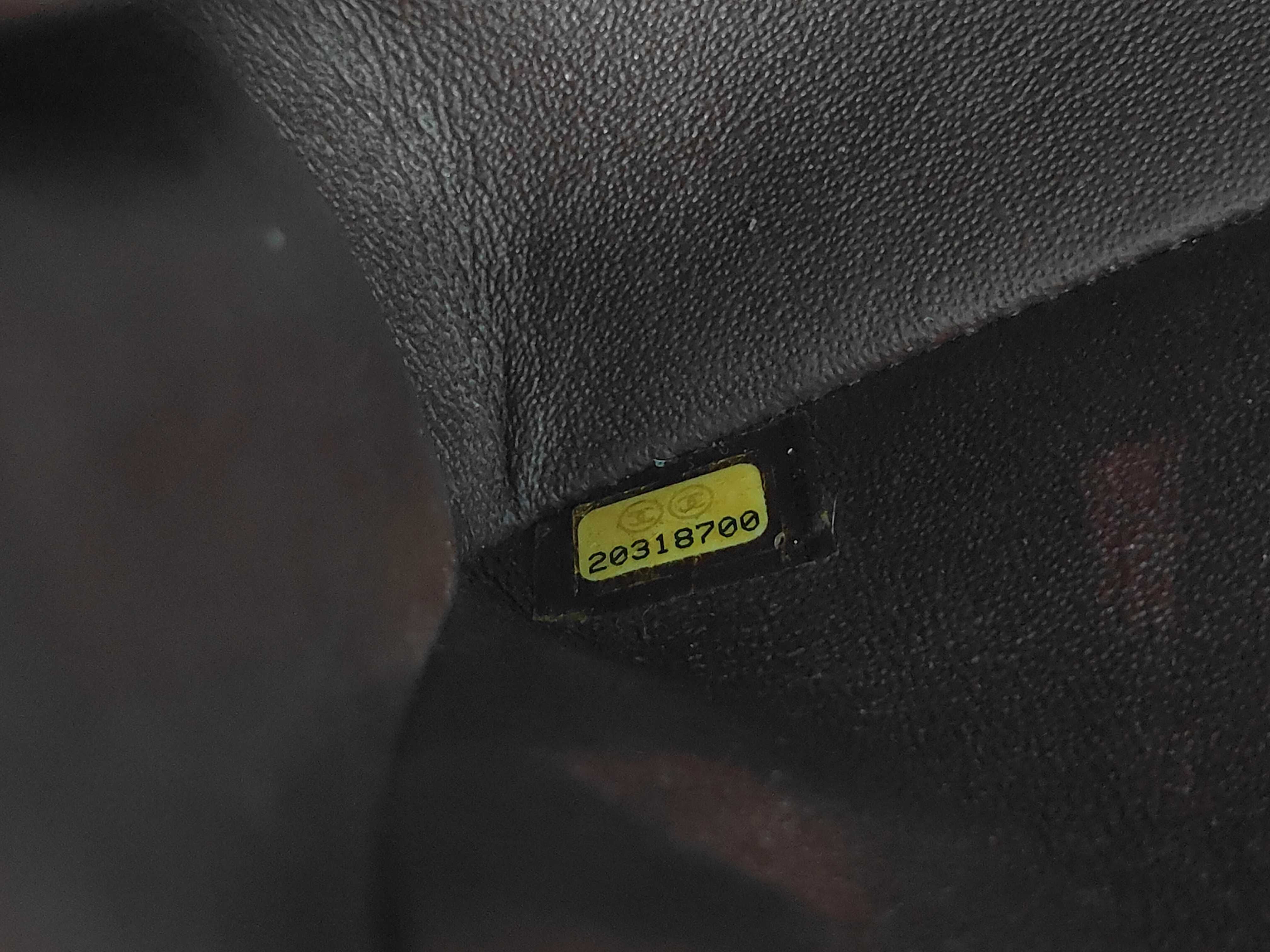 Matelassé 25 Caviar Skin Black Silver Hardware Double Flap Bag (Serial Number 20s) — view 12
