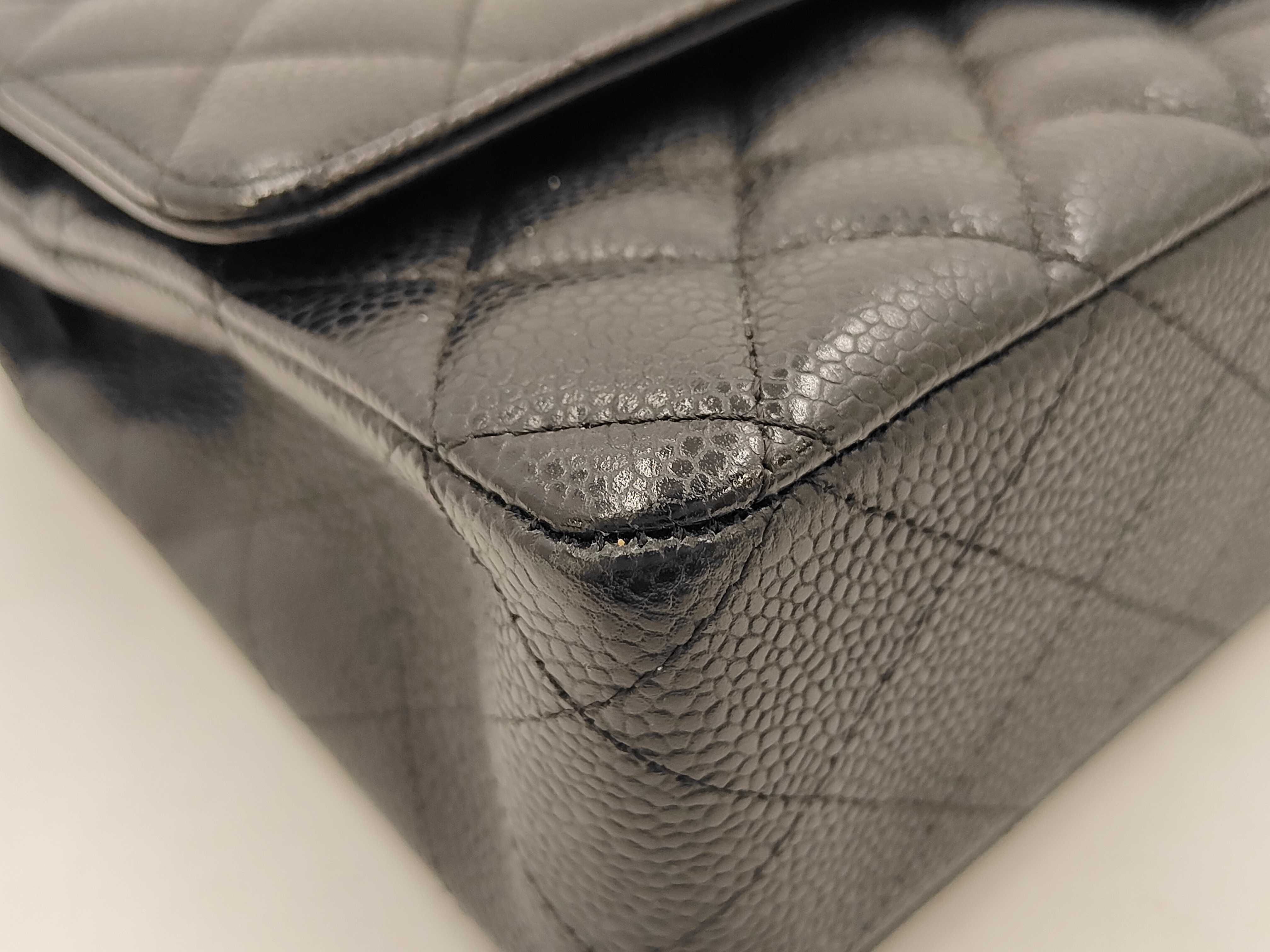 Matelassé 25 Caviar Skin Black Silver Hardware Double Flap Bag (Serial Number 20s) — view 4