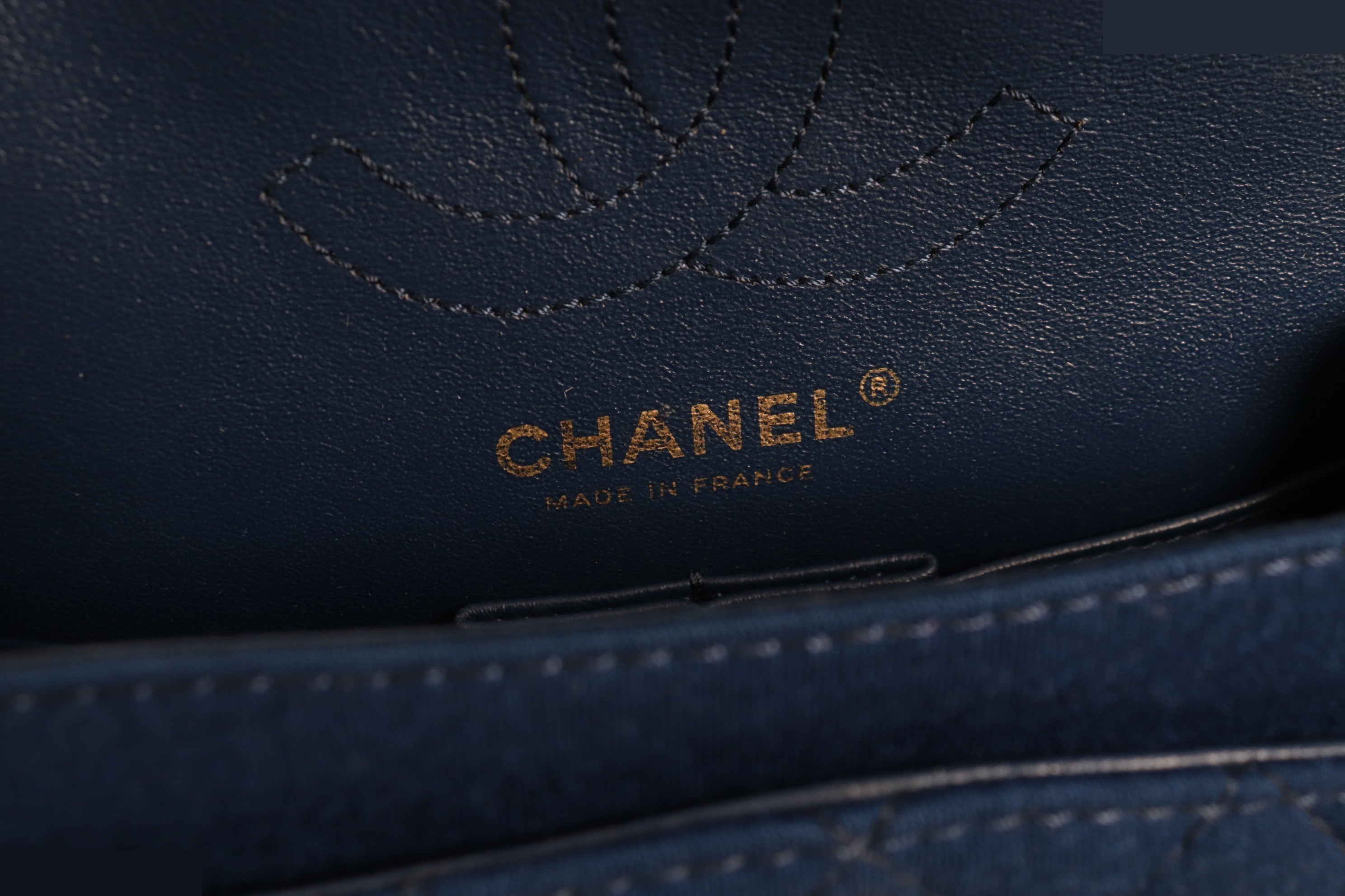 Double flap cotton chain shoulder bag, navy, 20s series. — view 7