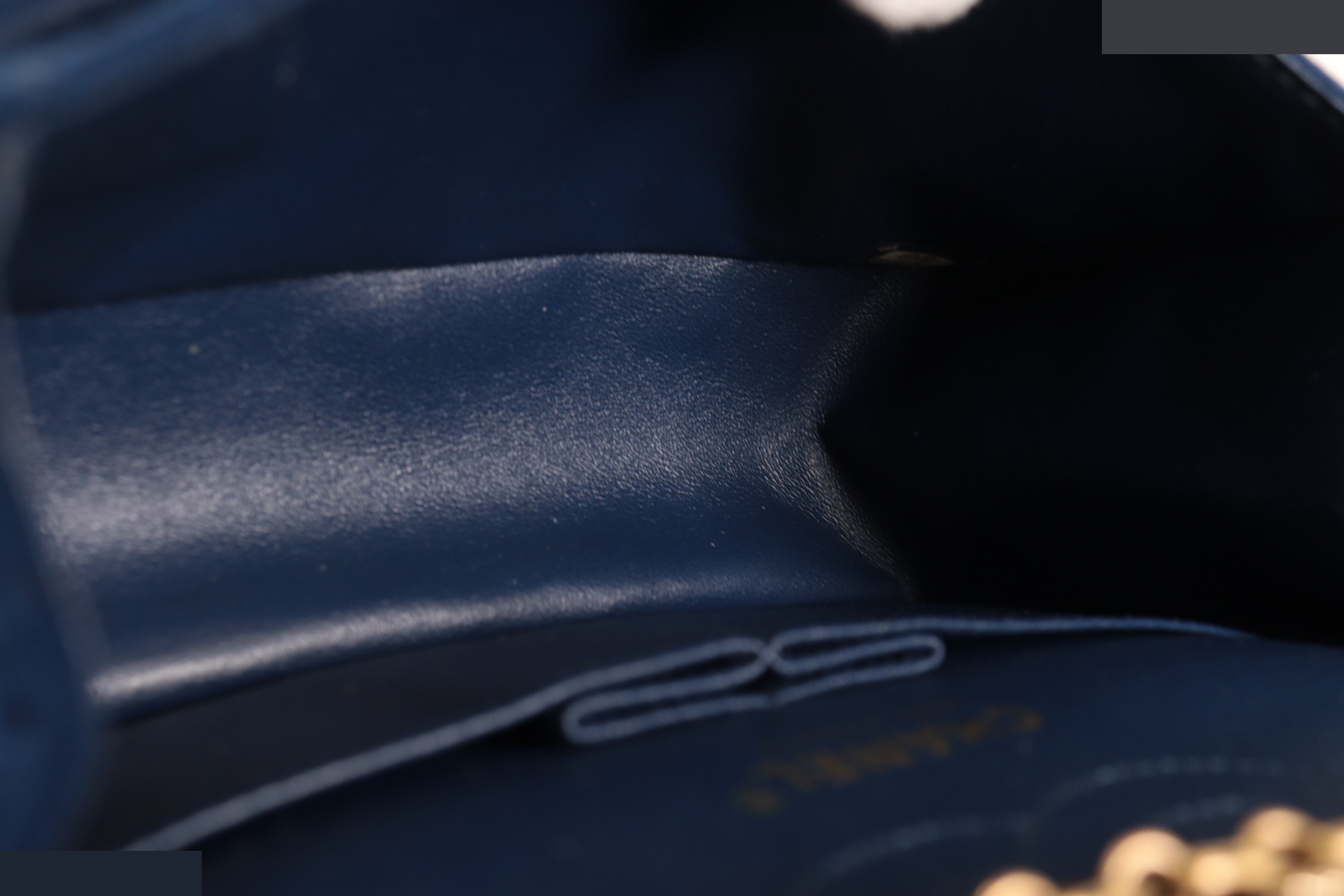 Double flap cotton chain shoulder bag, navy, 20s series. — view 8