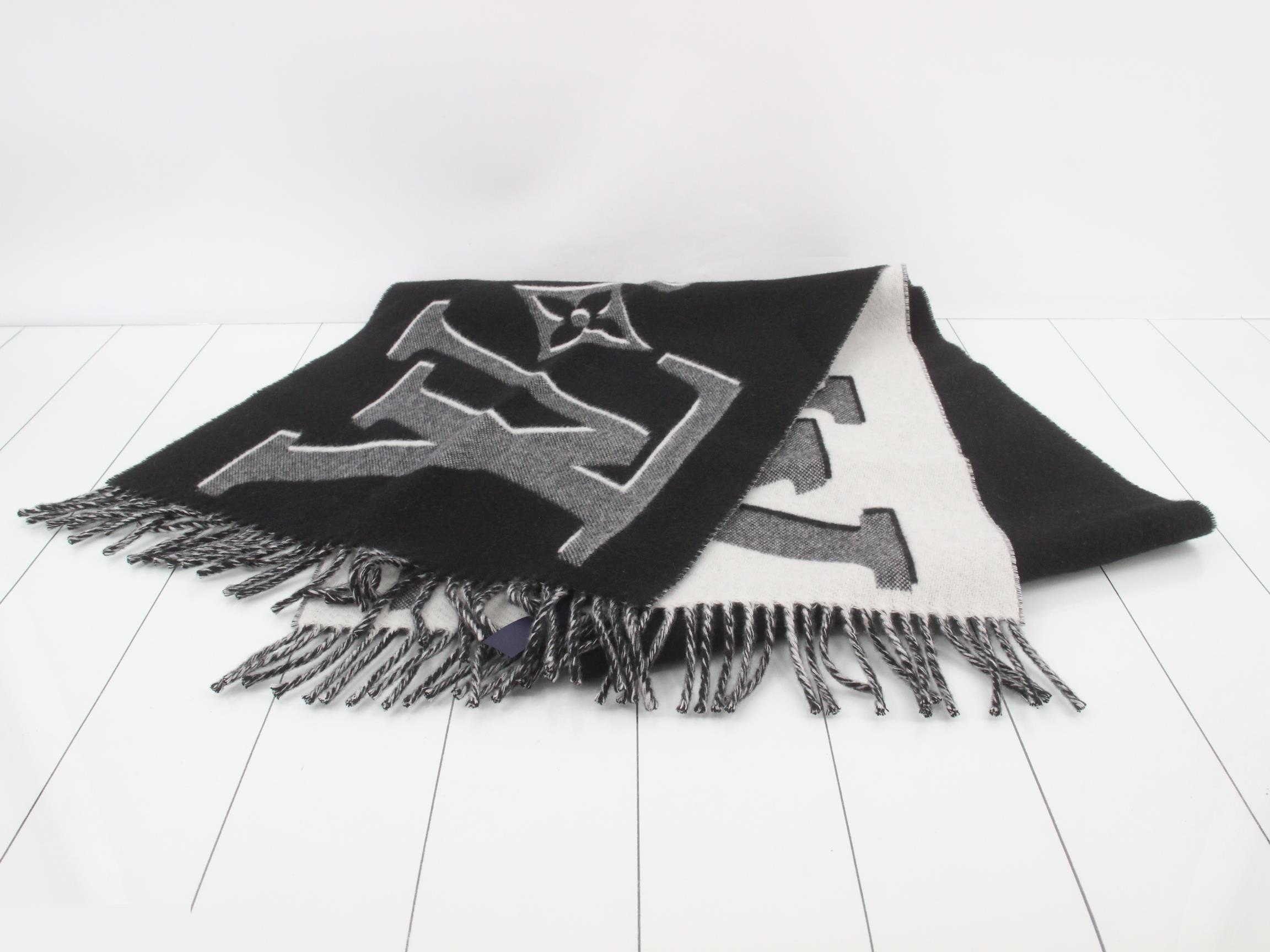 scarf, LV Birds design, wool, black. — view 2