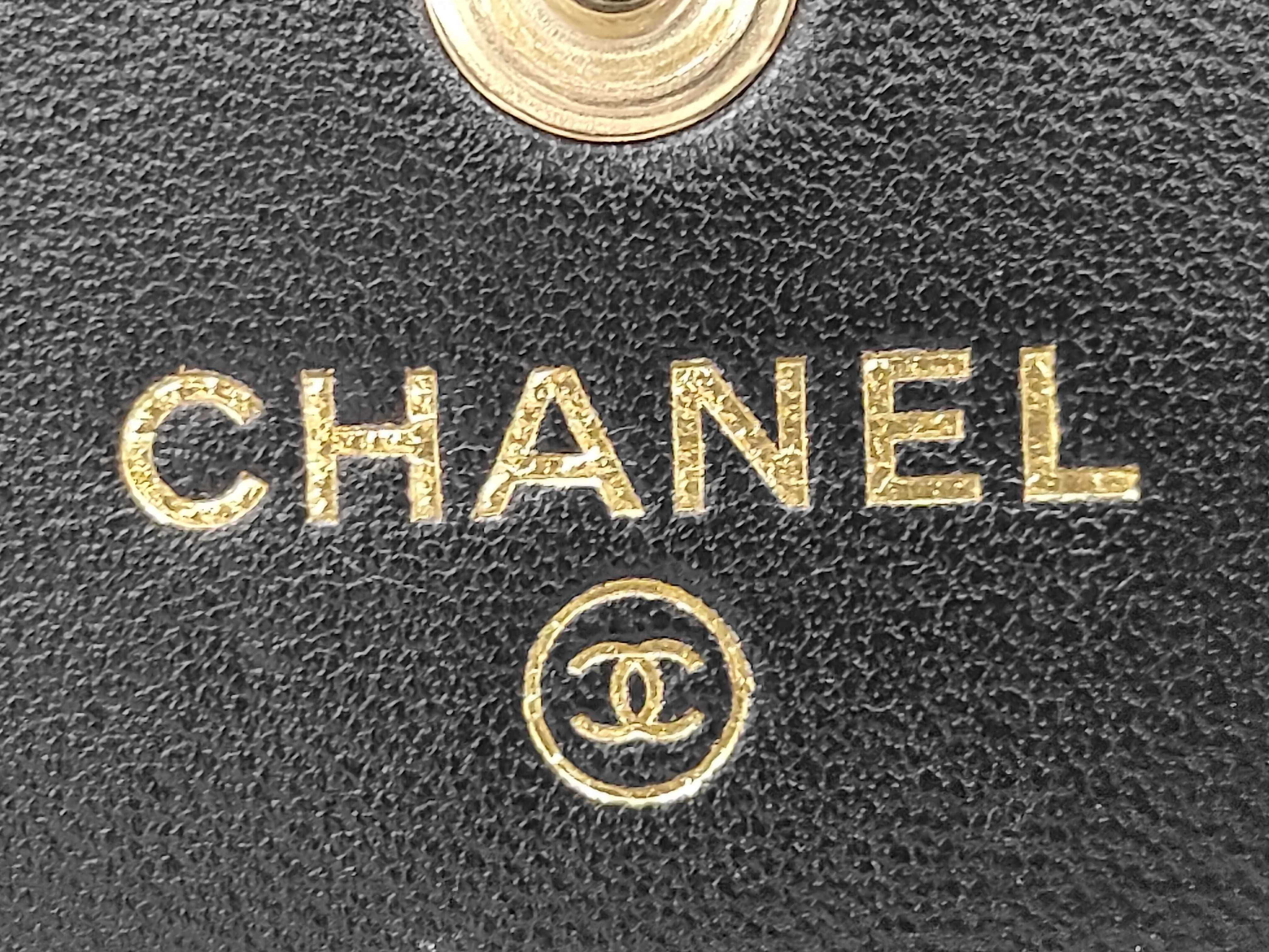 Chain Wallet Lambskin Shoulder Bag — view 7