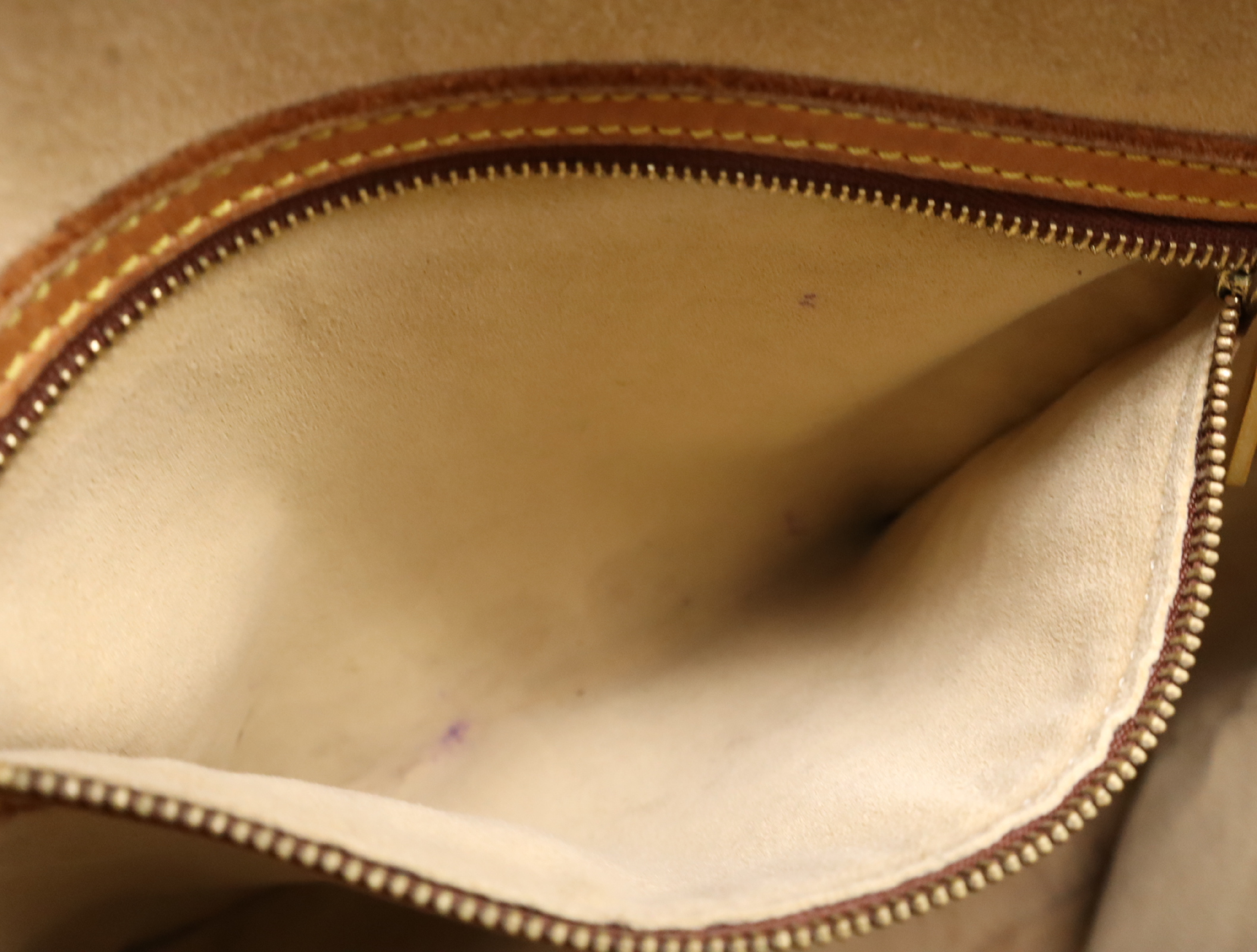 M51145 Monogram Looping GM Shoulder Bag — view 13