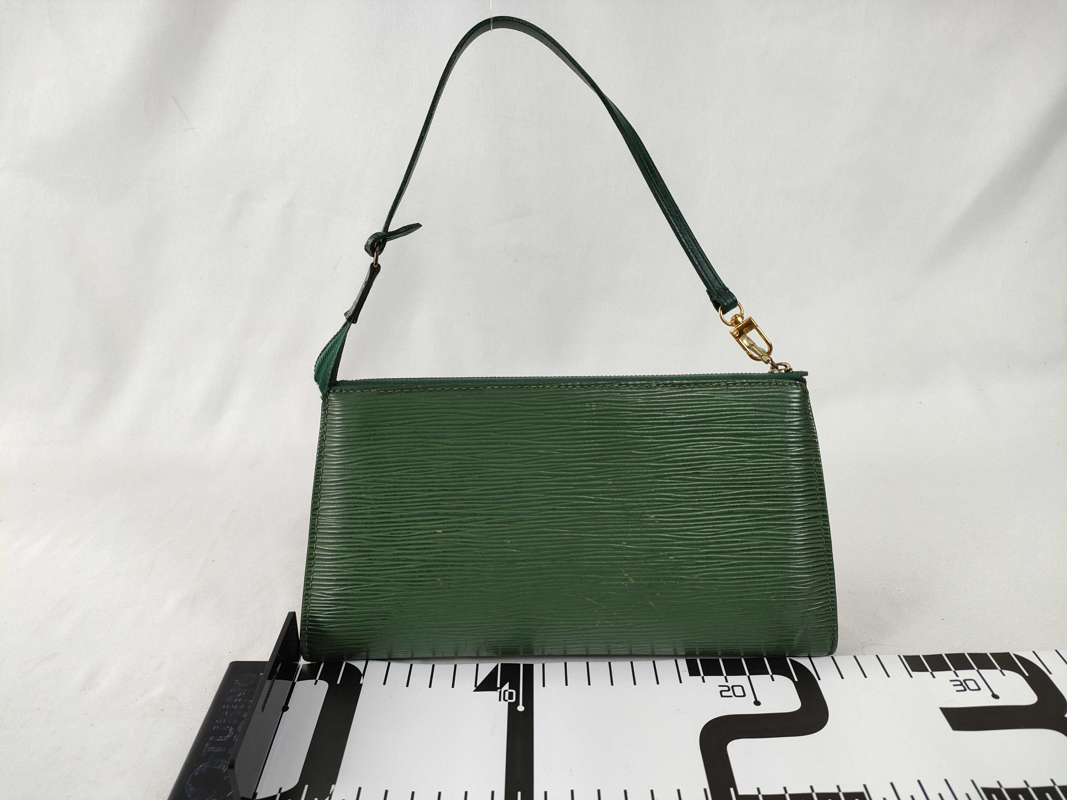 Epi Pochette Accessoires Borneo Green M52944 Shoulder Bag — view 2