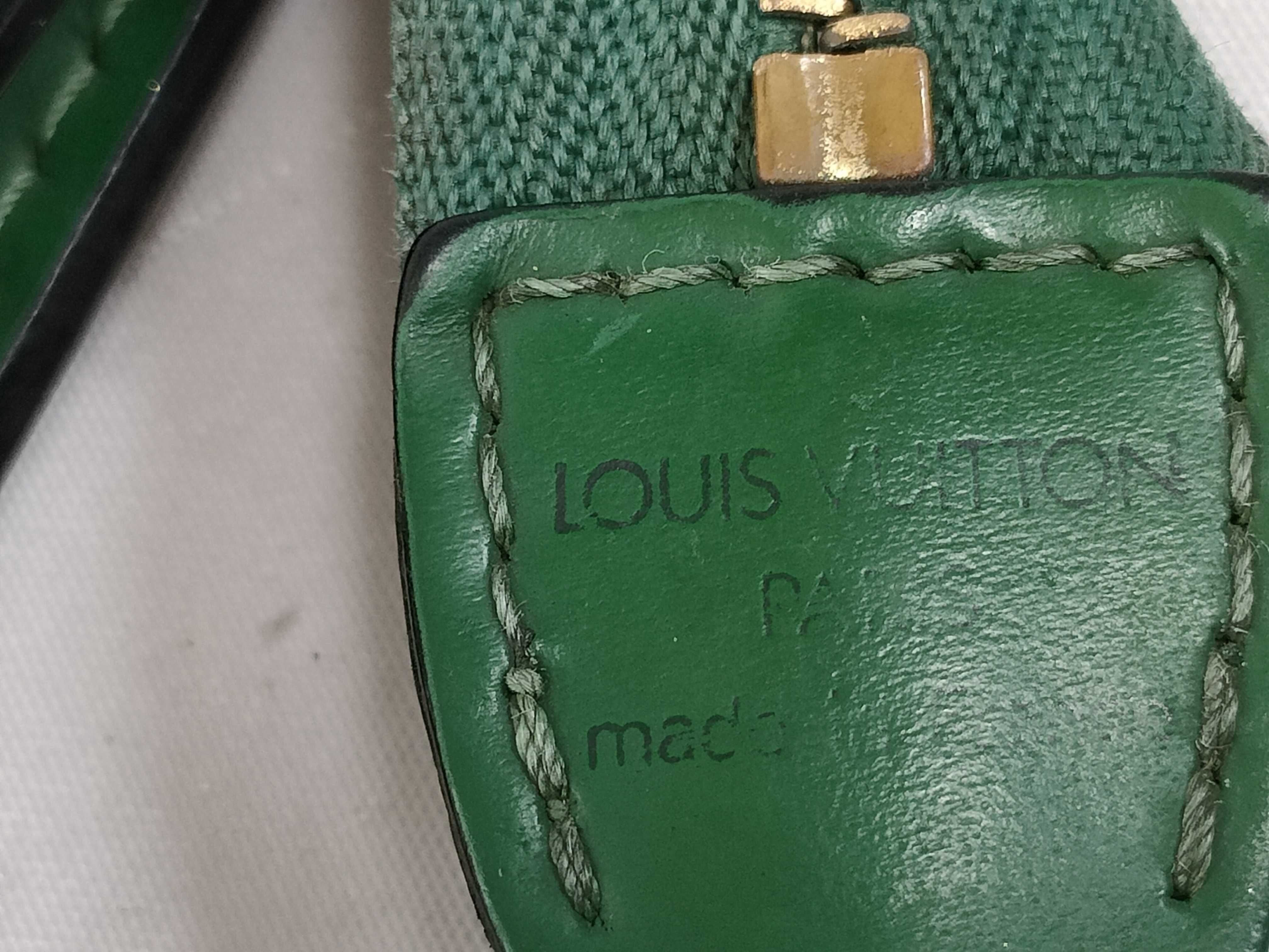 Epi Pochette Accessoires Borneo Green M52944 Shoulder Bag — view 12