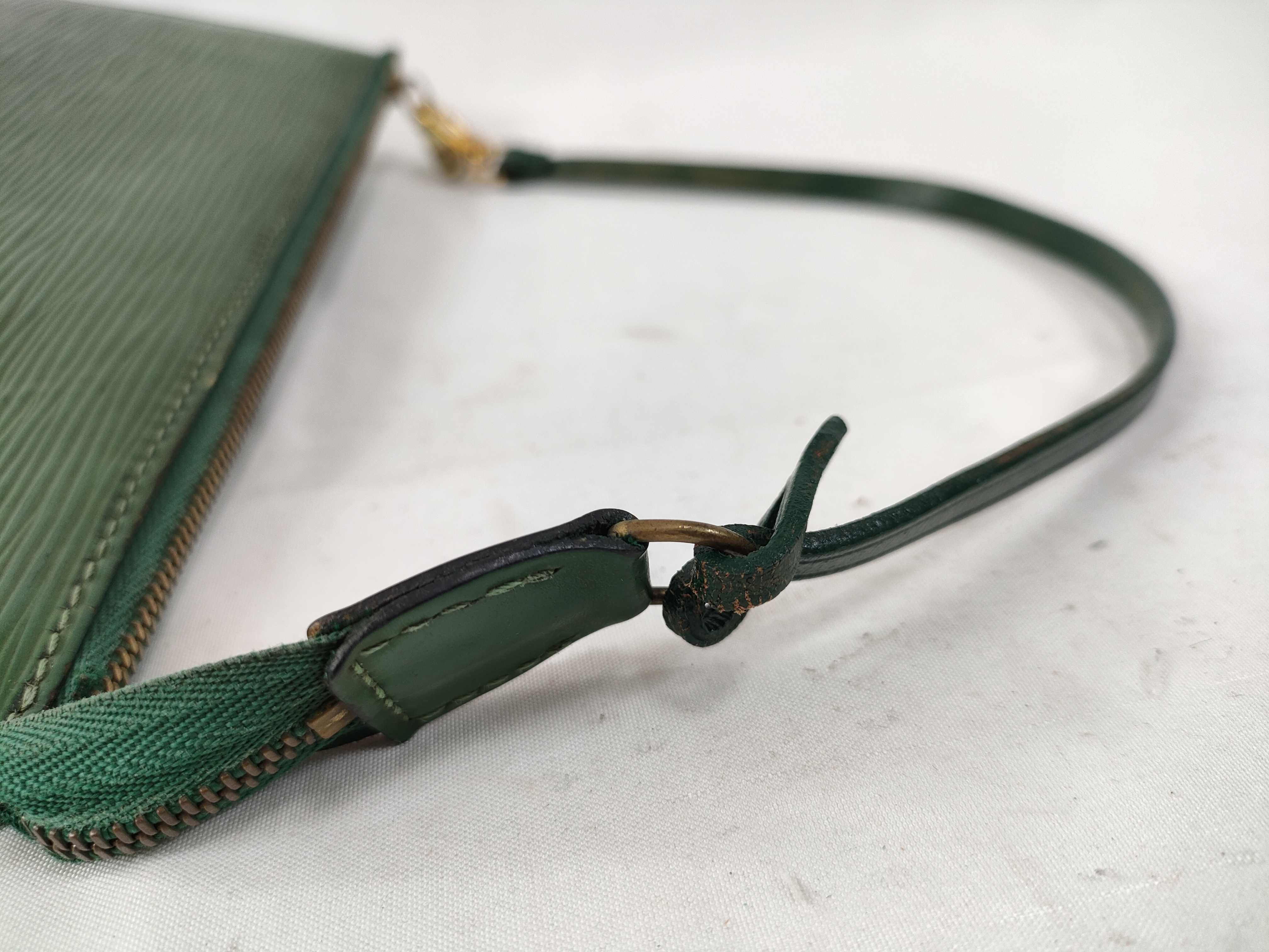 Epi Pochette Accessoires Borneo Green M52944 Shoulder Bag — view 3
