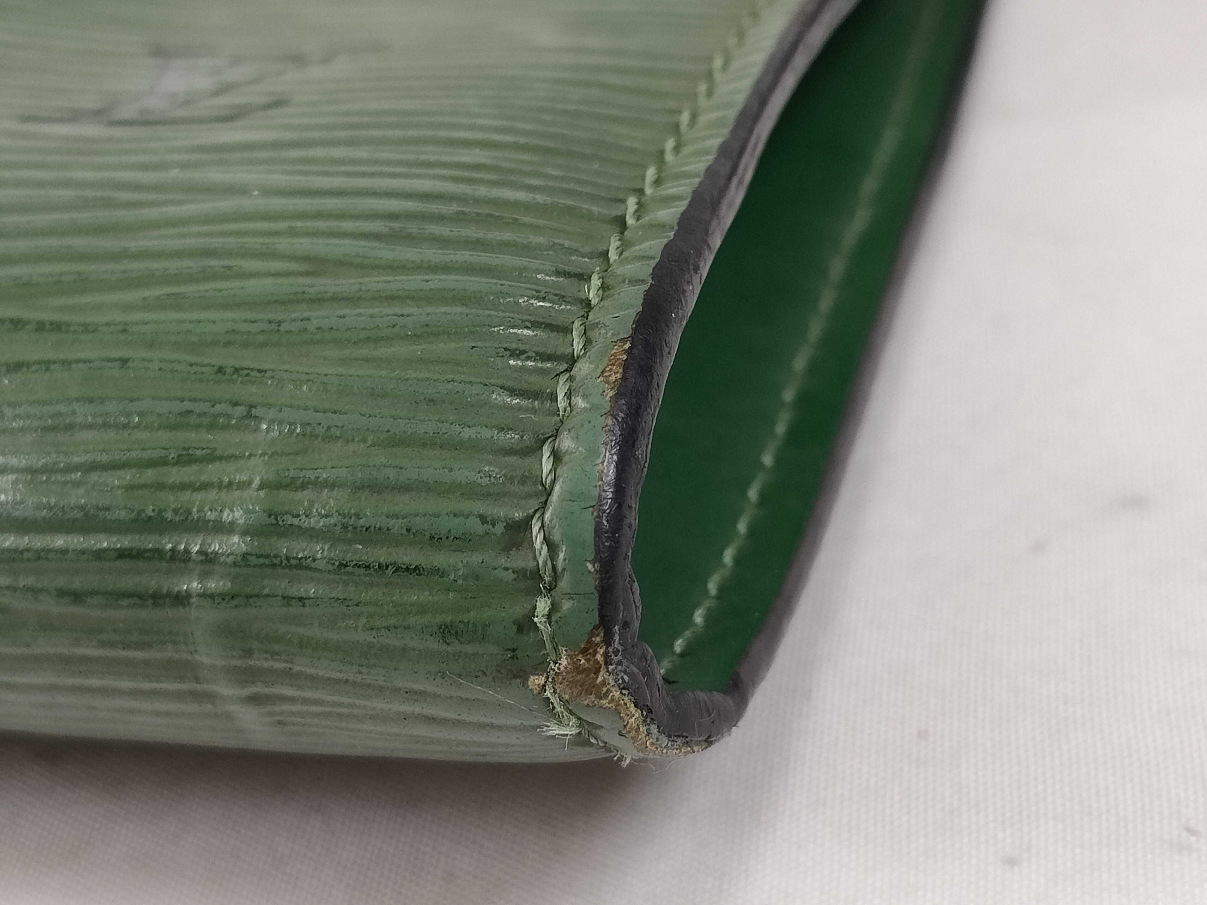 Epi Pochette Accessoires Borneo Green M52944 Shoulder Bag — view 8