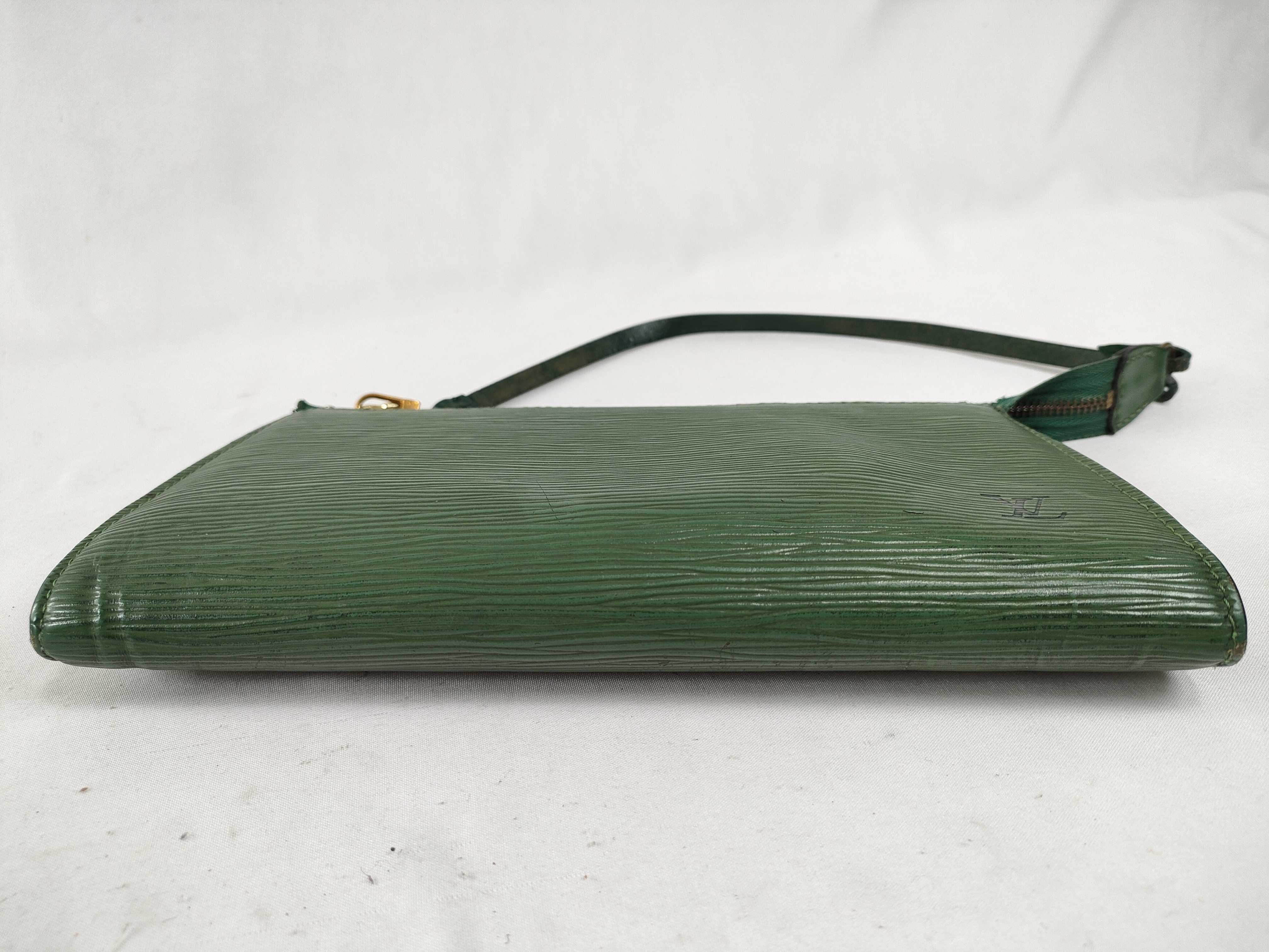 Epi Pochette Accessoires Borneo Green M52944 Shoulder Bag — view 9