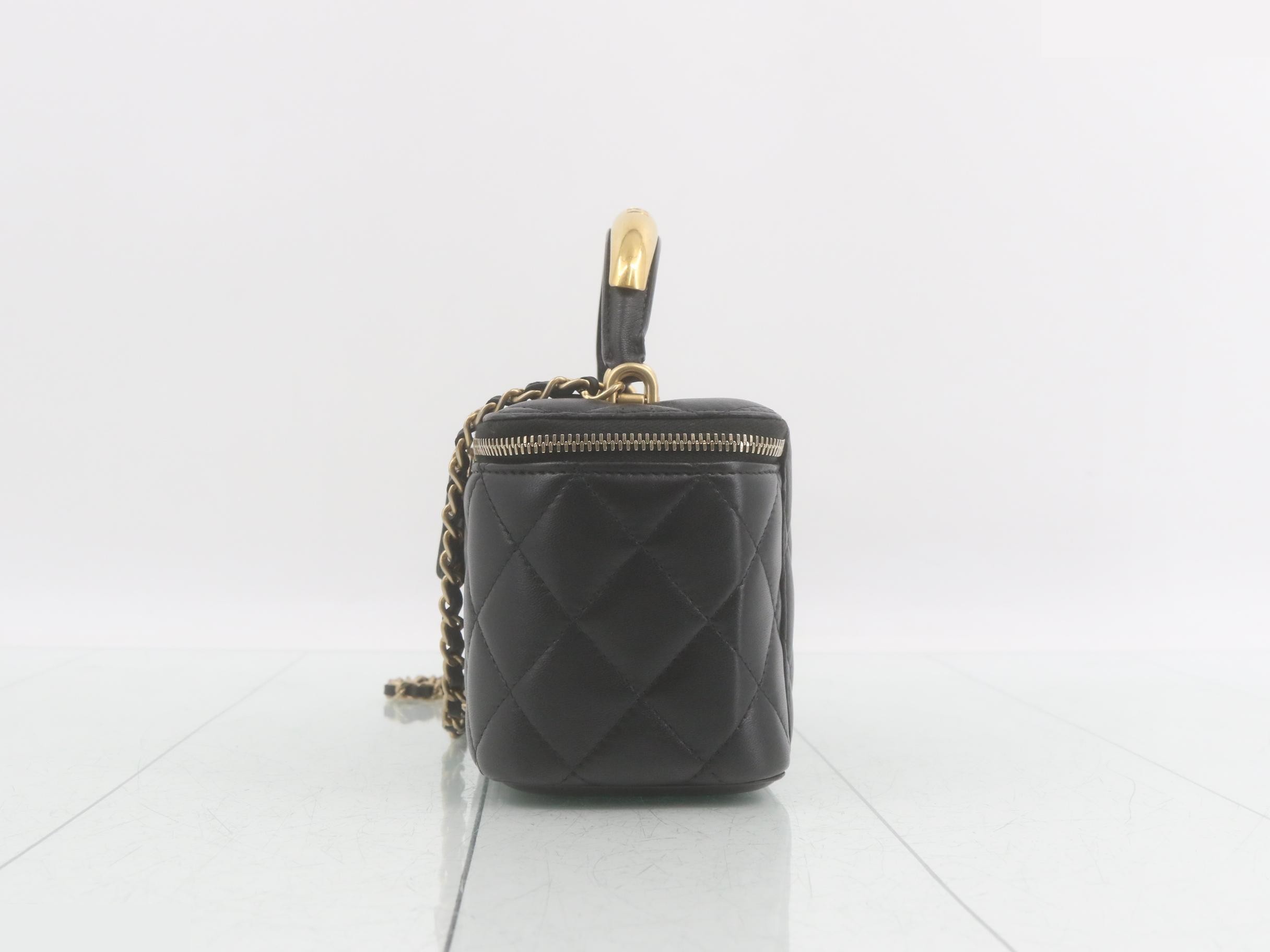 Matelassé (bag) - Shoulder bag — view 3