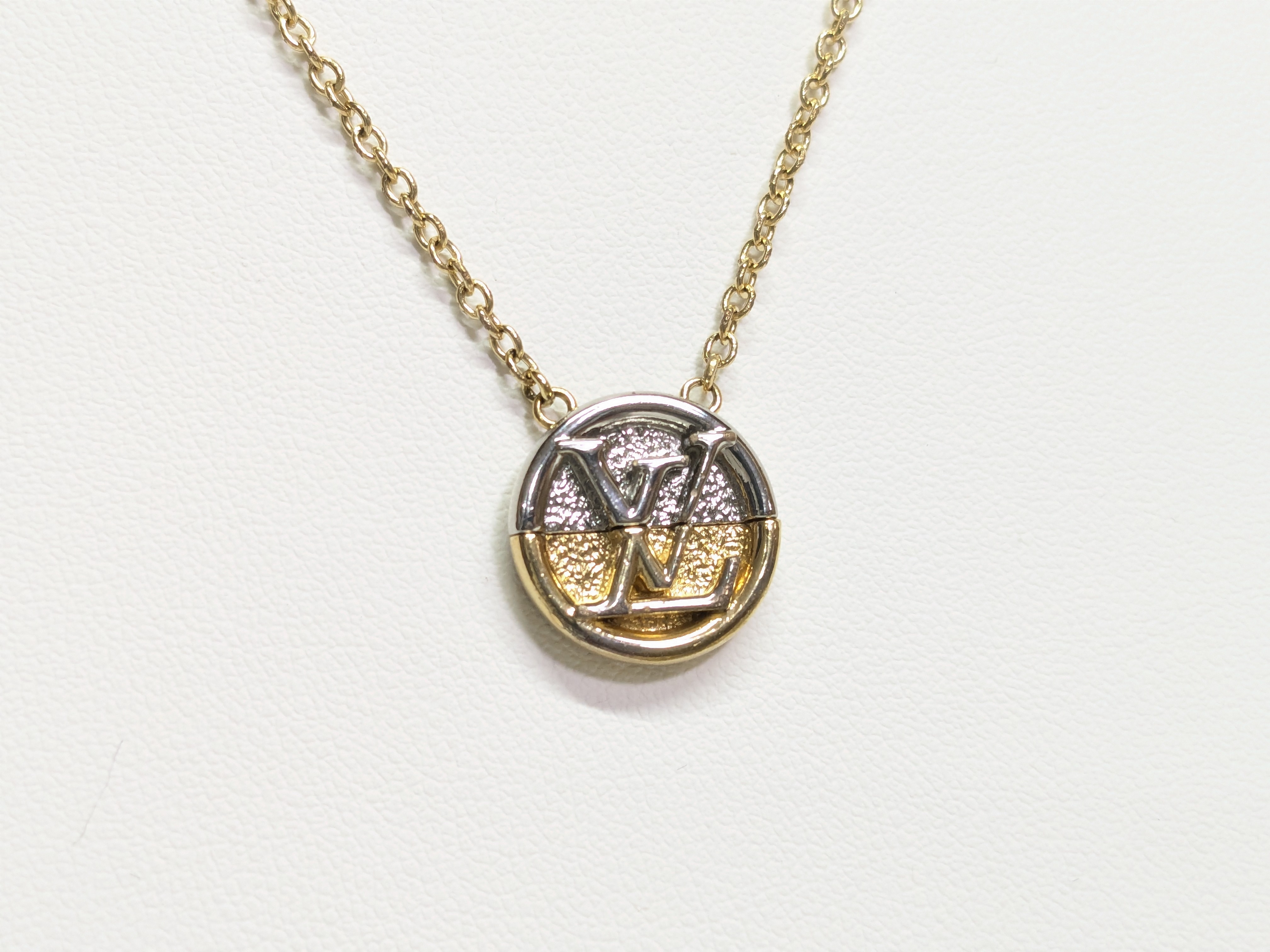 Collier LtoV Necklace VA0260 Necklace — view 2