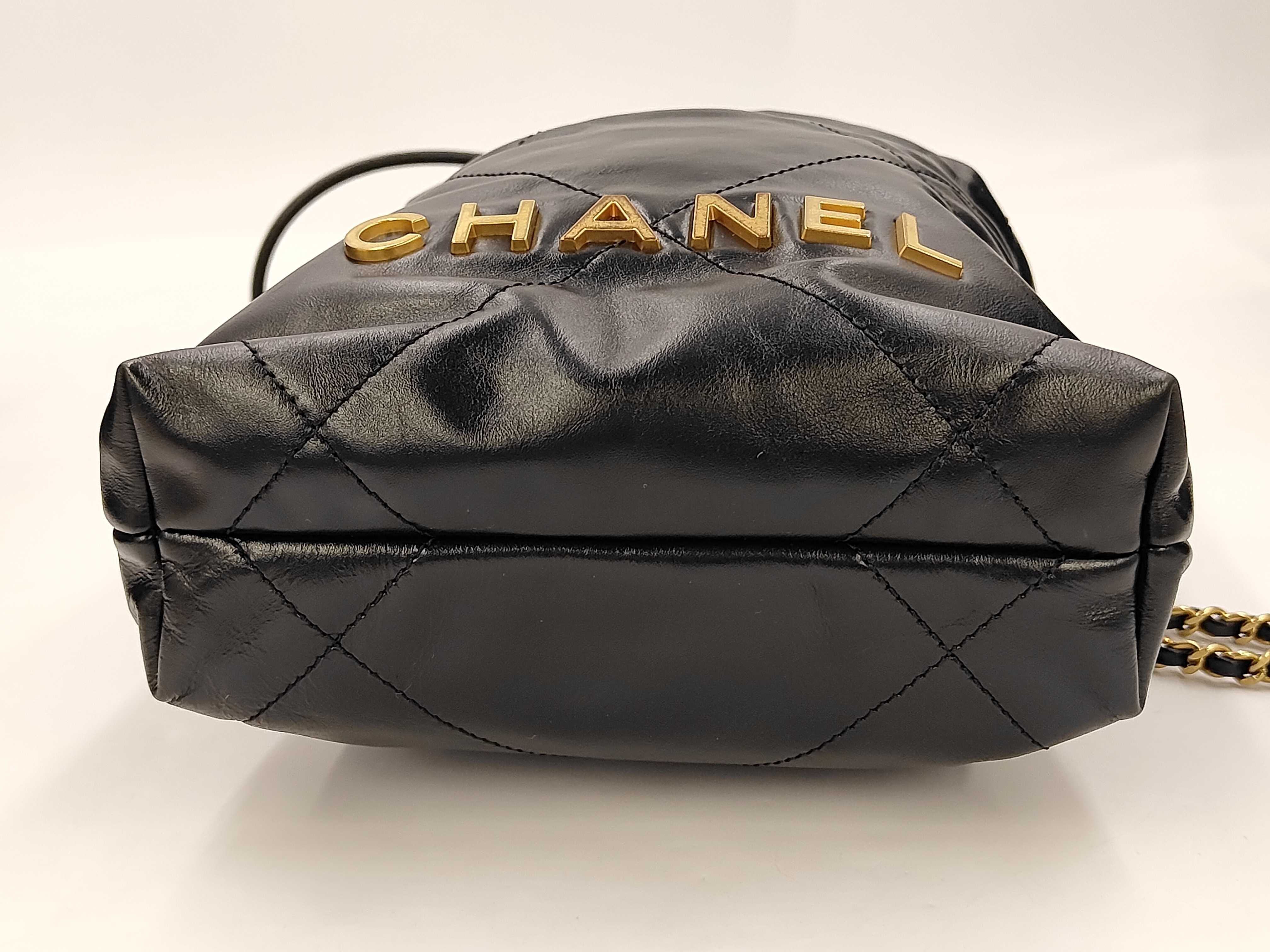 H02GPE39 / Shiny Calf 22 Black Bag Mini Product with Serial Number Hardware and Limited Edition Booklet - Shoulder Bag — view 4