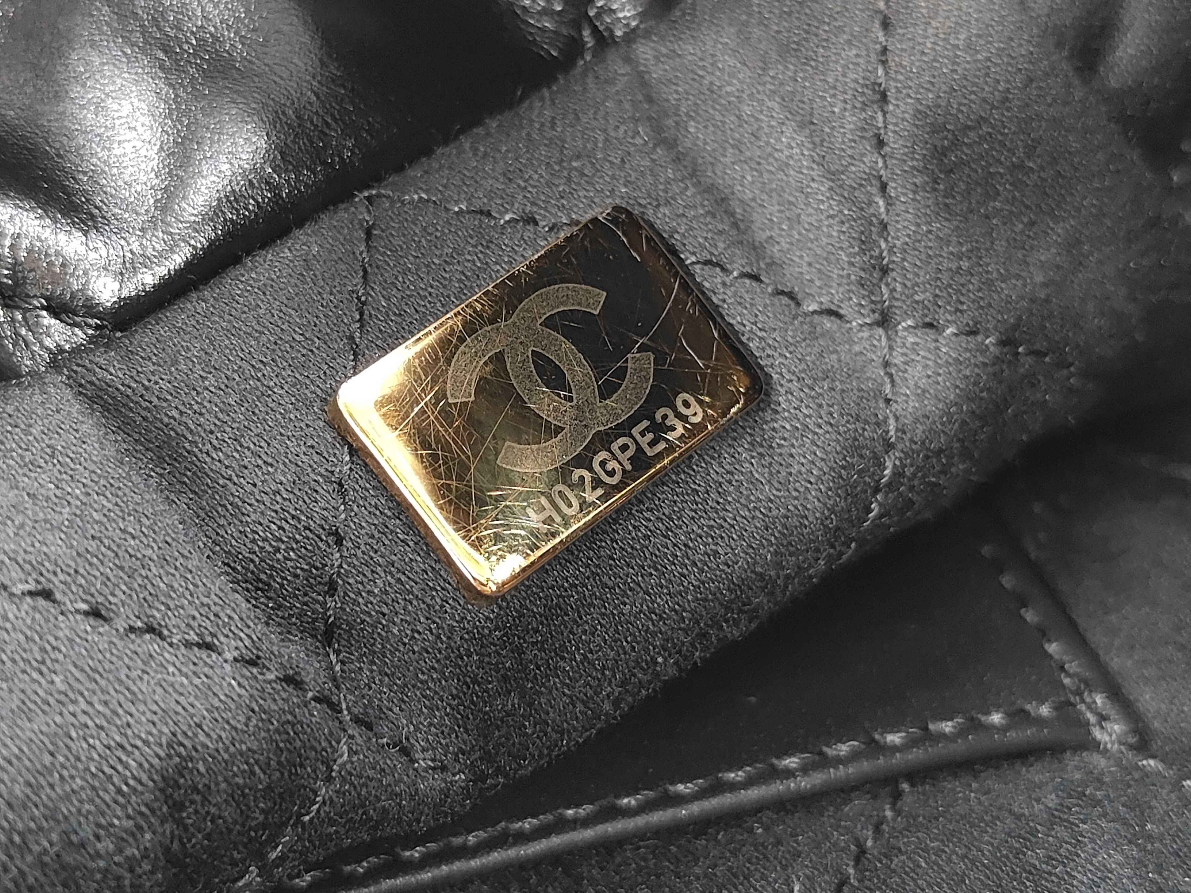 H02GPE39 / Shiny Calf 22 Black Bag Mini Product with Serial Number Hardware and Limited Edition Booklet - Shoulder Bag — view 10