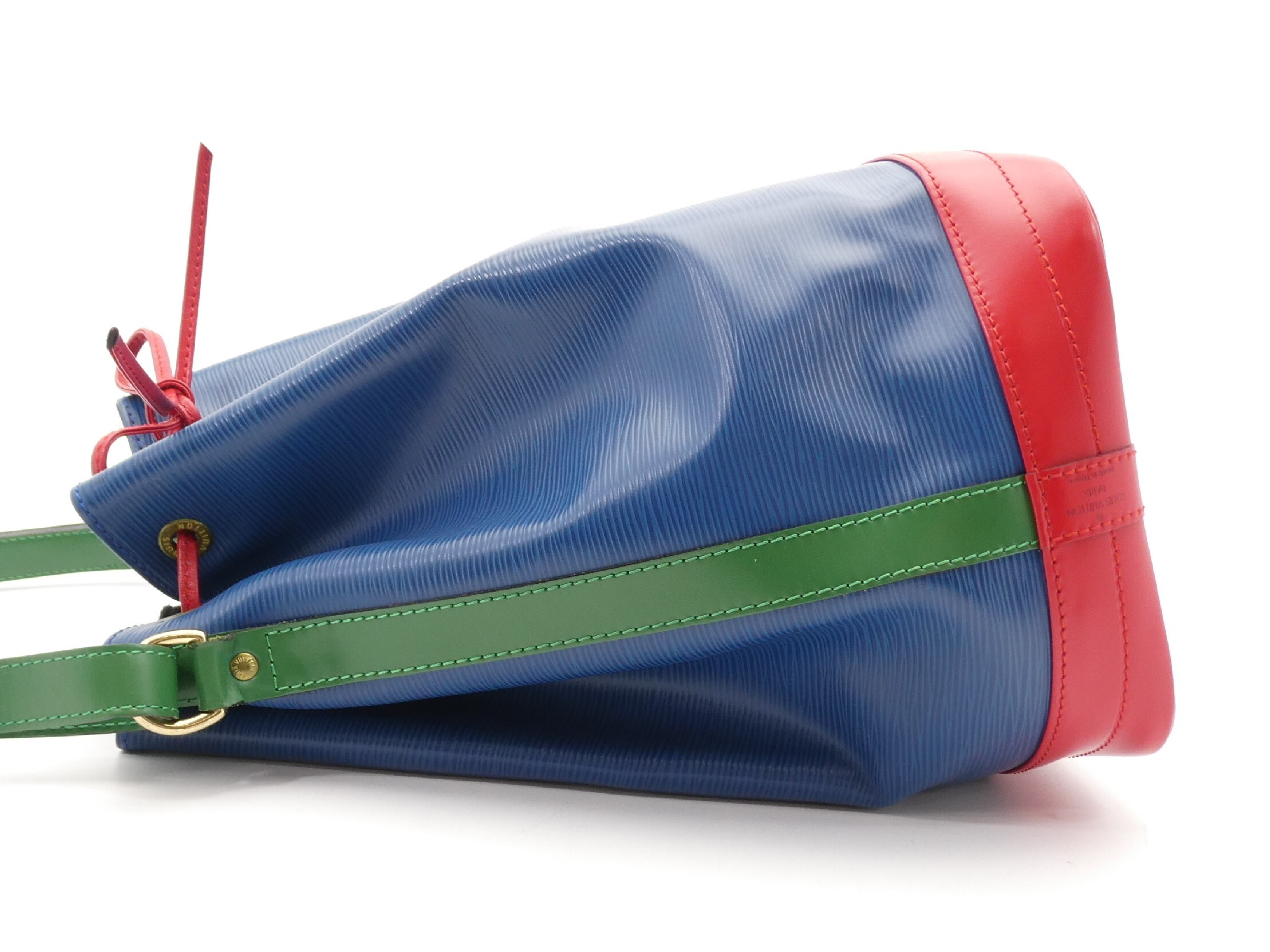 Epi Noé Shoulder Bag — view 3