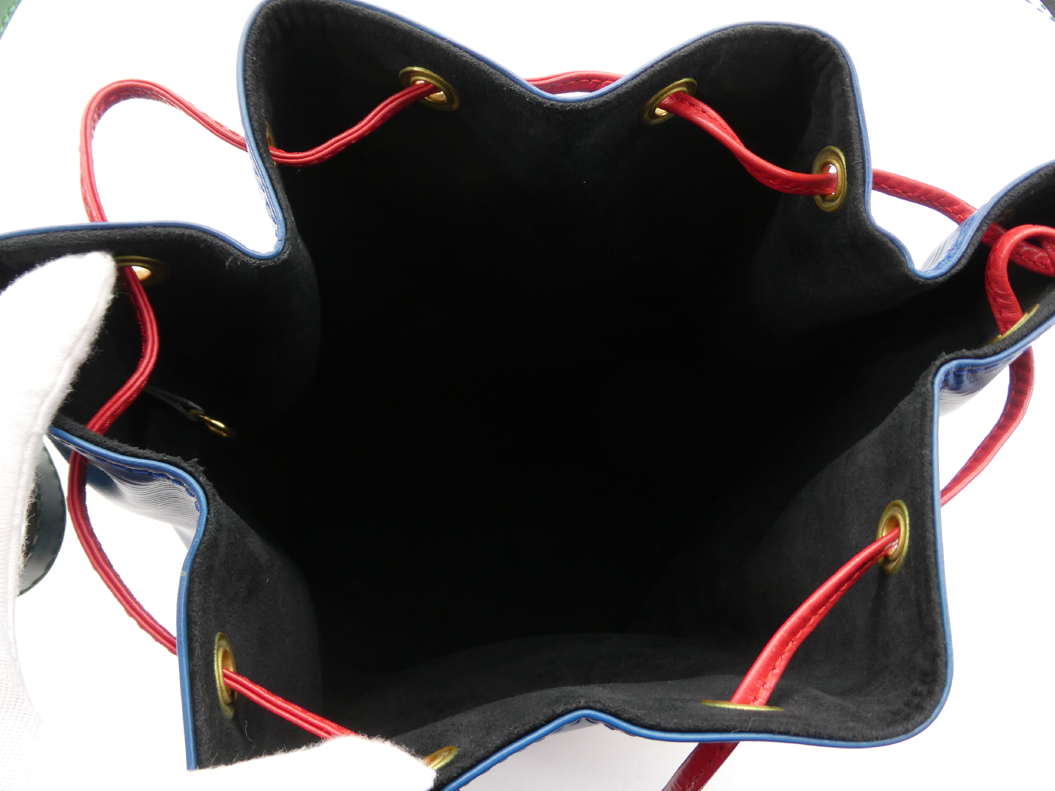 Epi Noé Shoulder Bag — view 7
