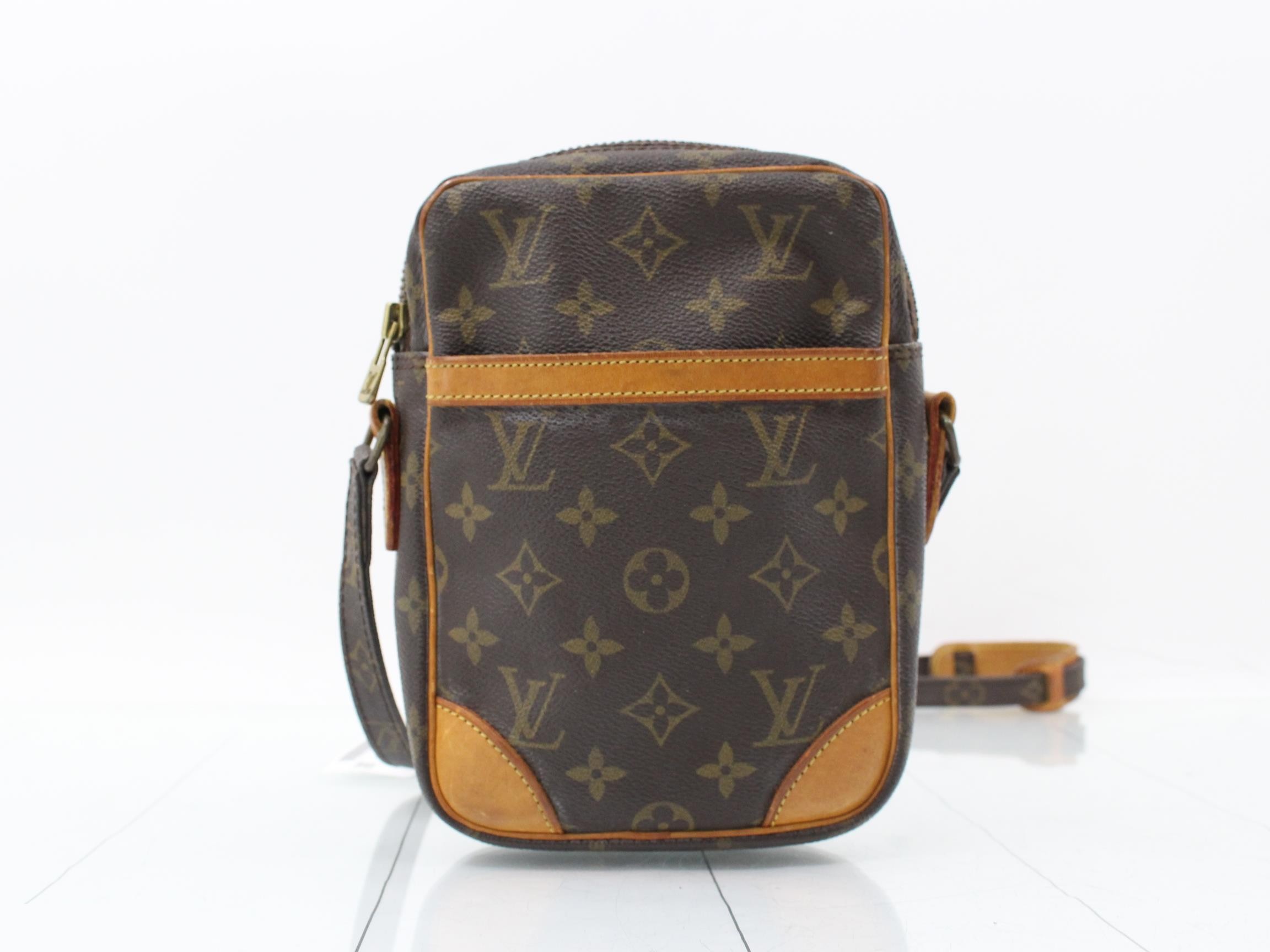 Danube shoulder bag