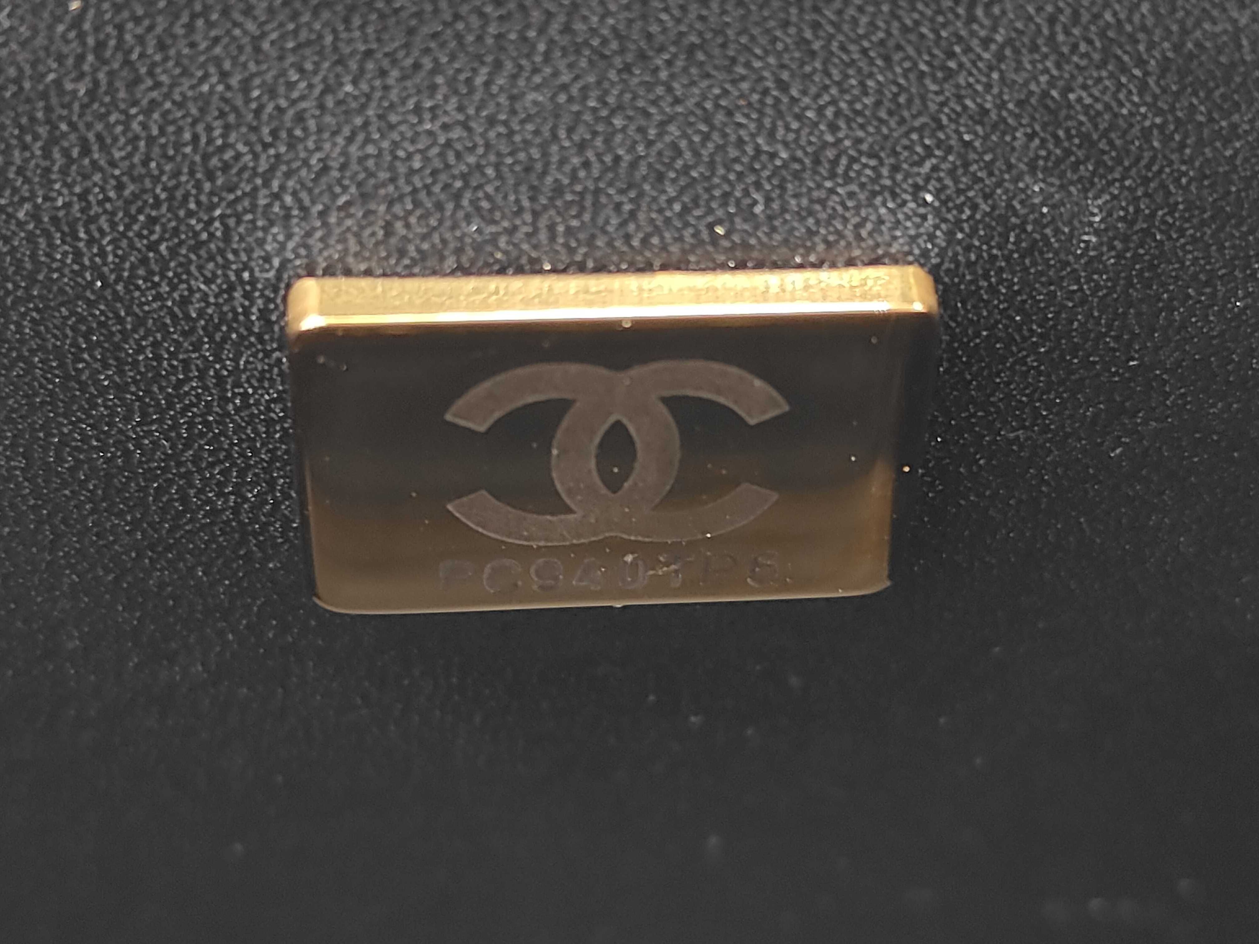 Matelassé Caviar Skin Vanity Box Shoulder Bag — view 11