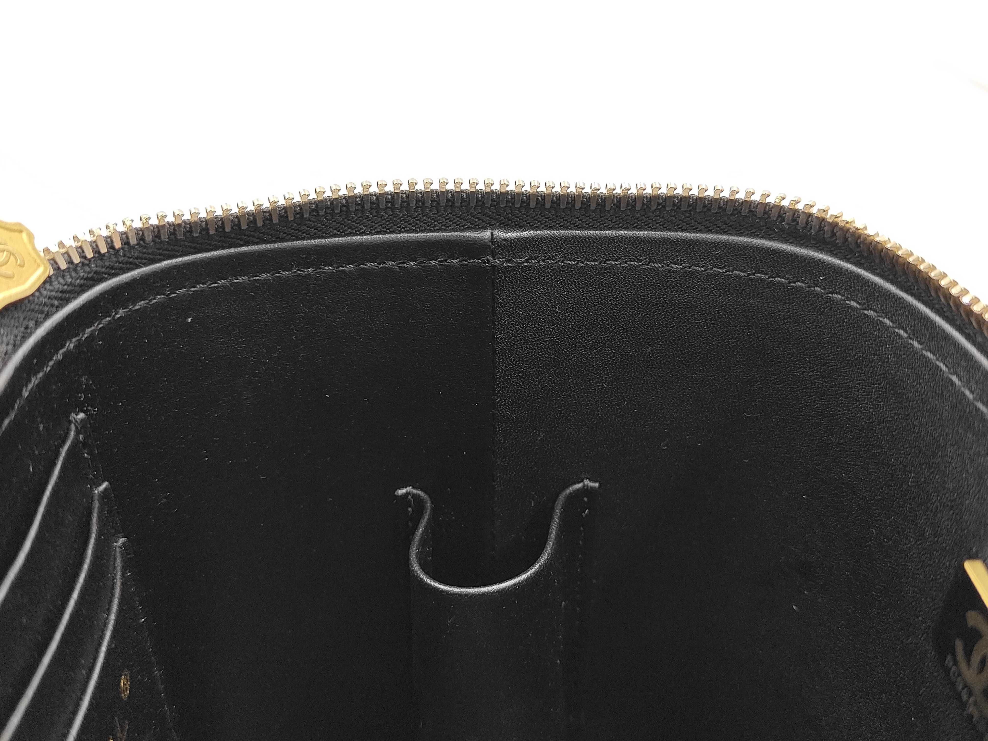 Matelassé Caviar Skin Vanity Box Shoulder Bag — view 12